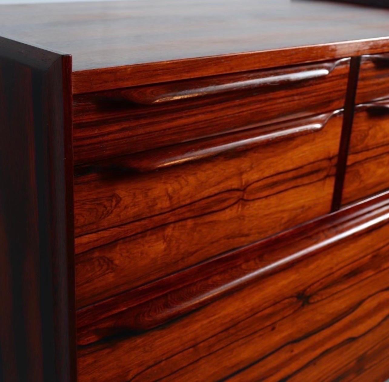 Mid-Century Modern Scandiline California Rare Rosewood Floating Hanging Wall Unit Cabinet W/Drawers