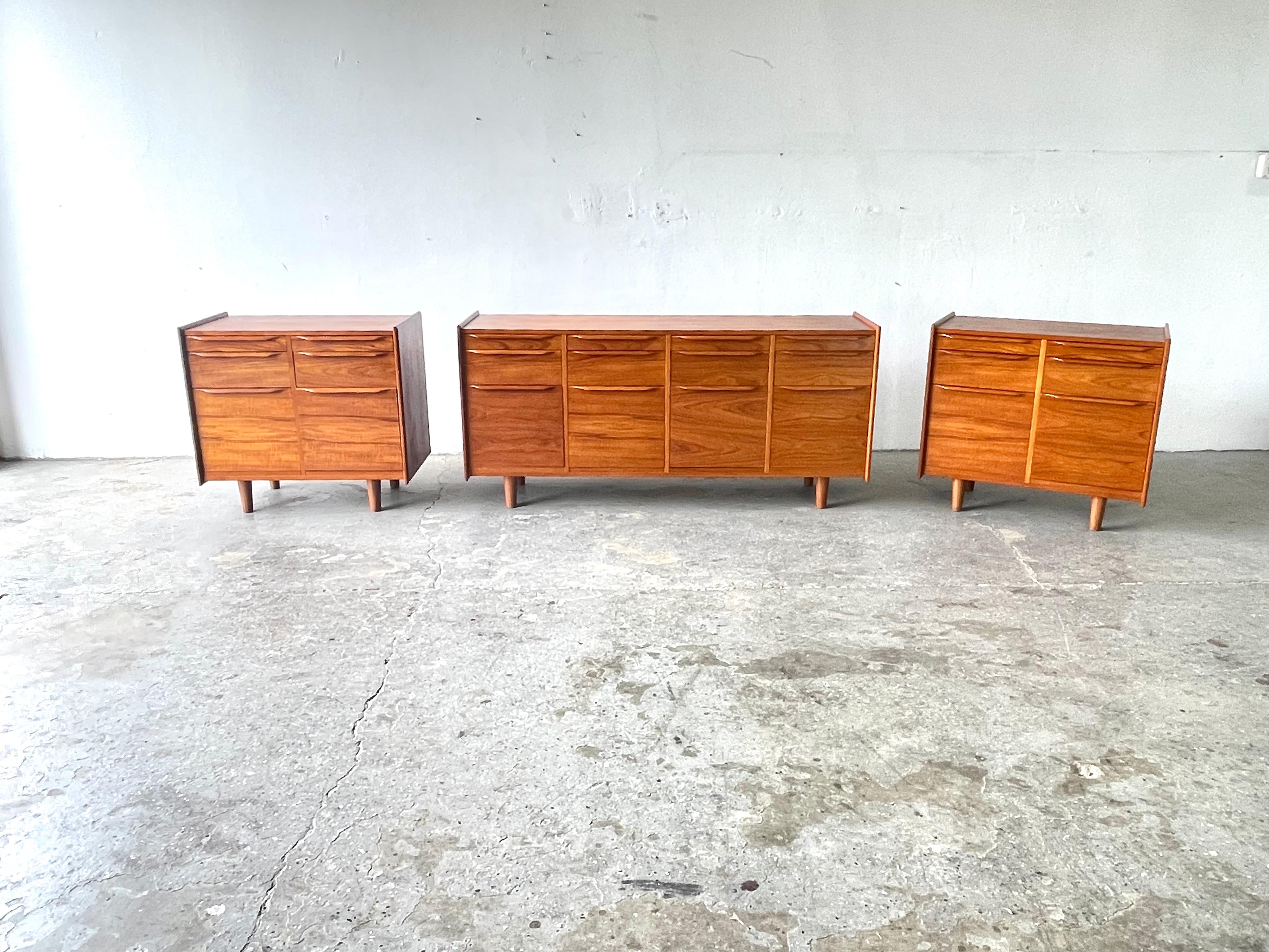 Scandiline Danish Mid Century Modern Office Teak 12 drawer Credenza 6