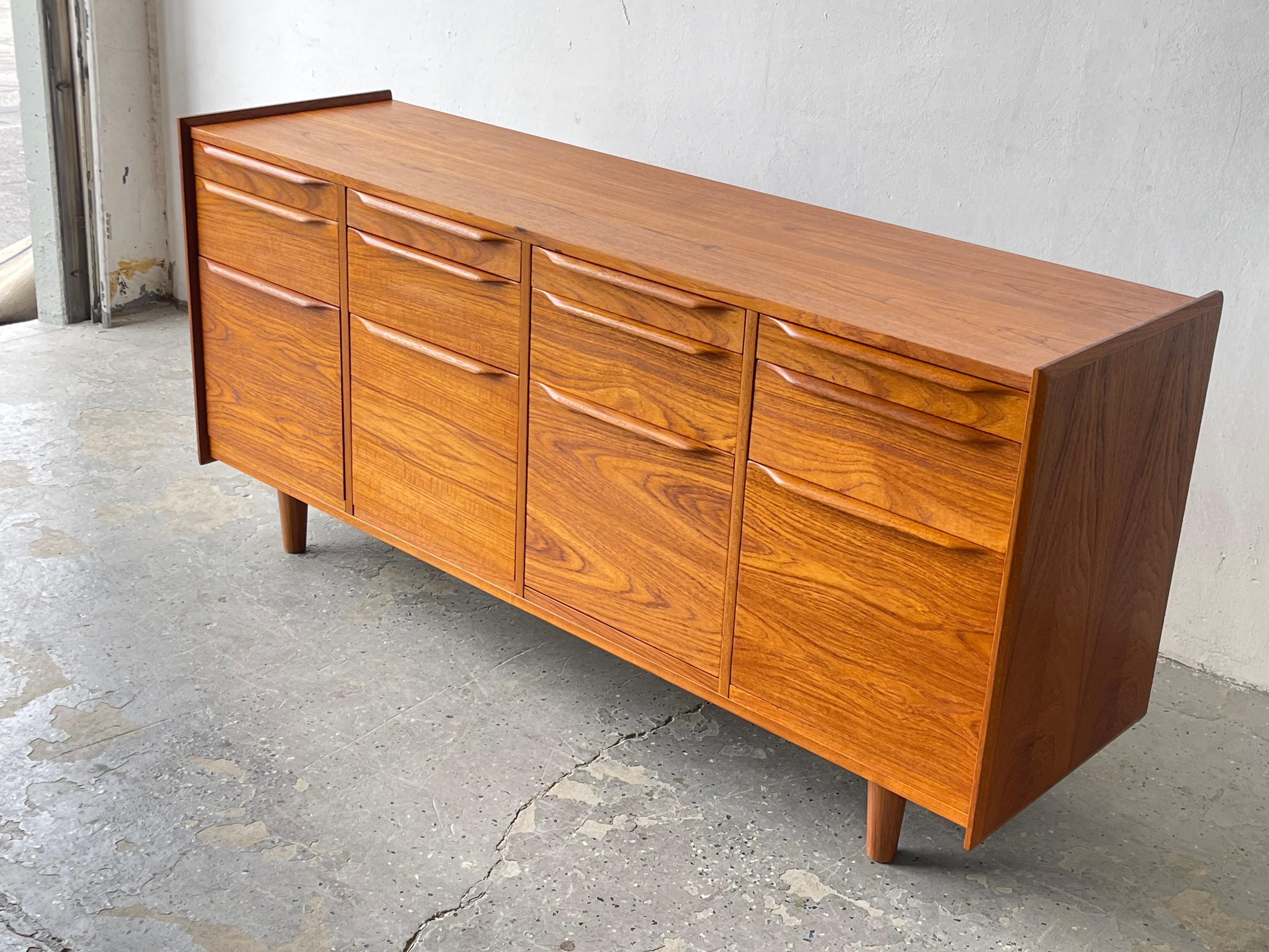 Scandiline Danish Mid Century Modern Office Teak 12 drawer Credenza In Good Condition In Las Vegas, NV
