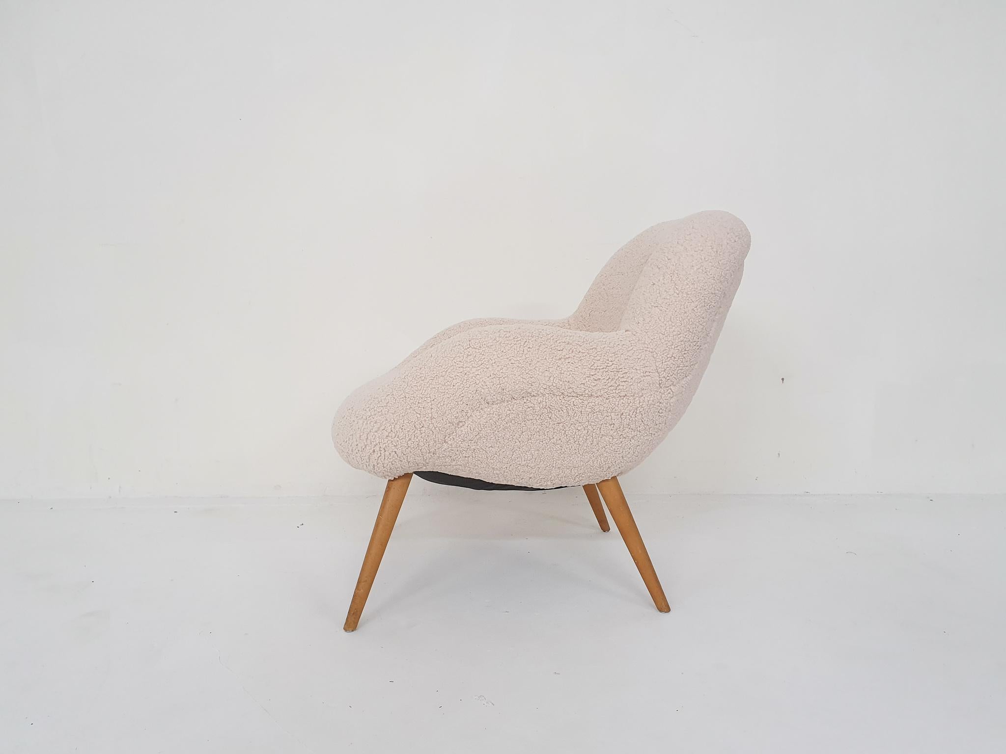 Danish Scandinanvian Modern Lounge Chair in Boucle, Denmark 1960's For Sale