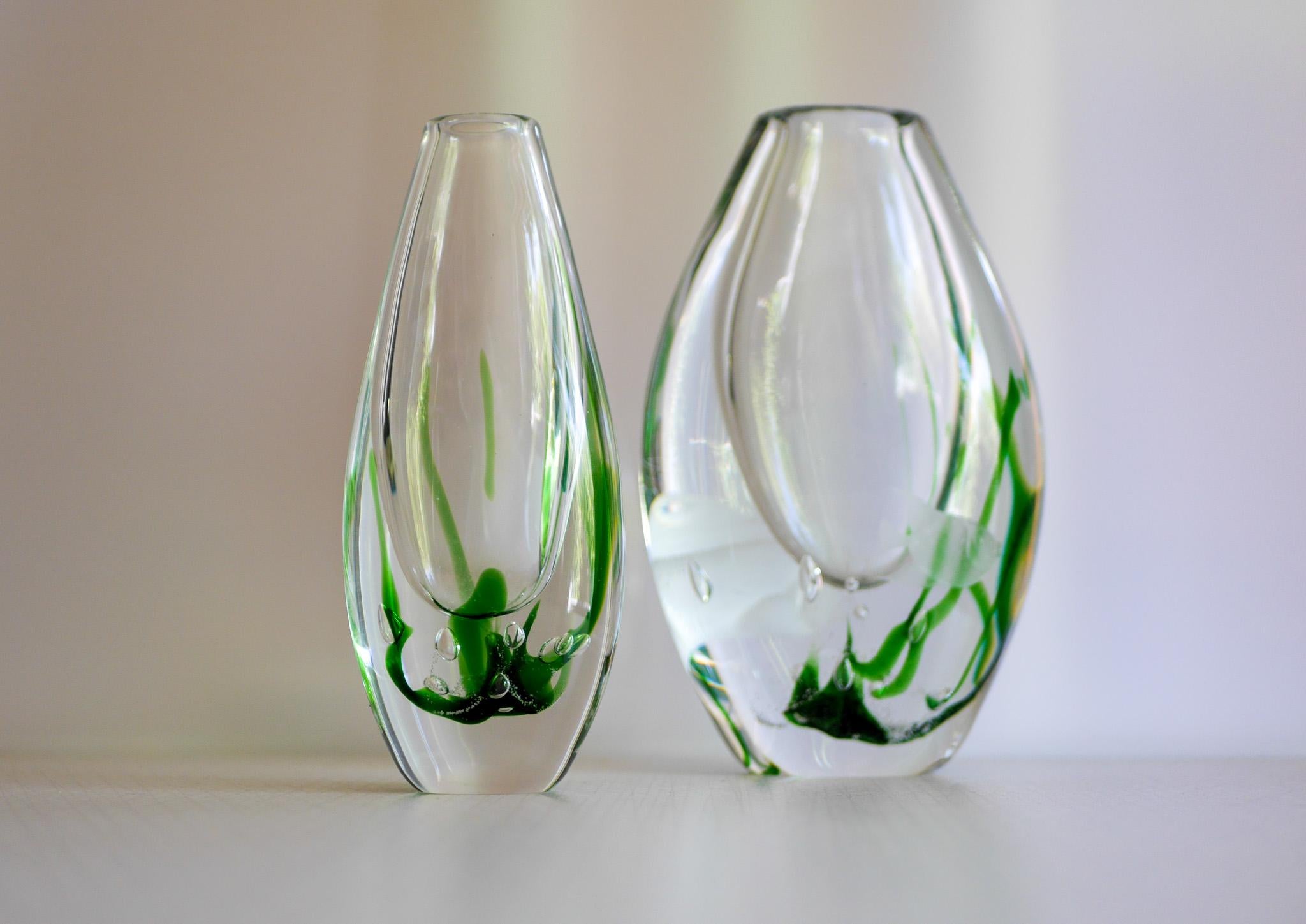 Scandinavia modern seaweed and fish vases made by Vicke Lindstrand Kosta, Sweden For Sale 4