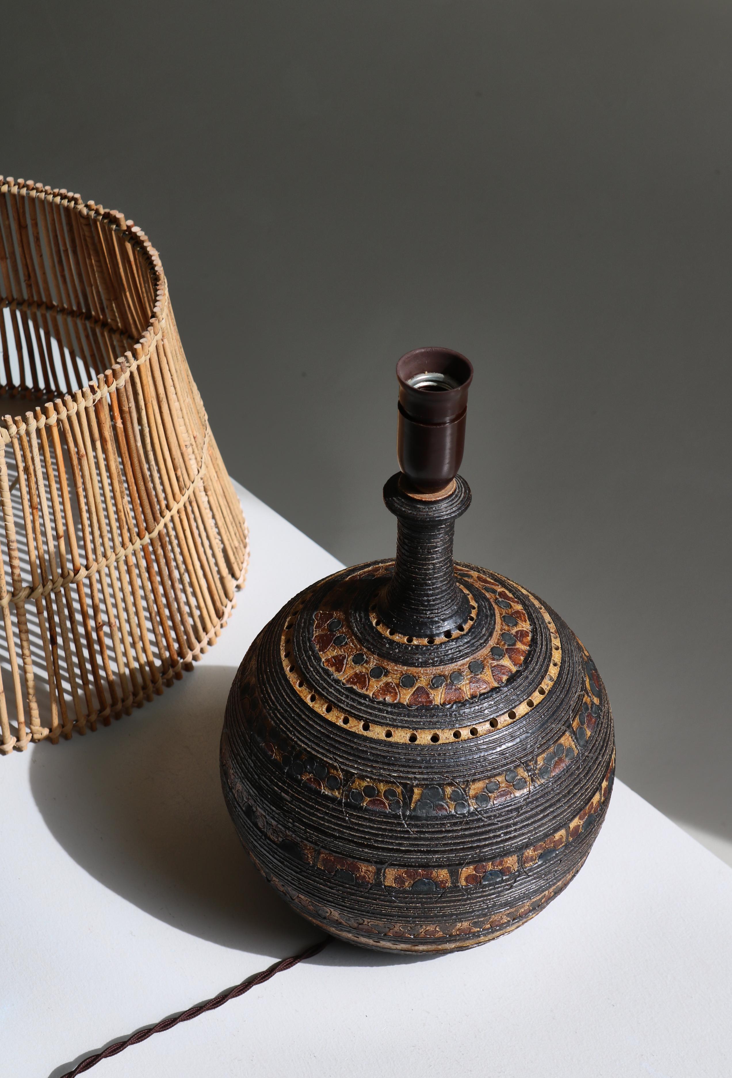 Lampe de table en céramique et rotin The Moderns par Jette Hellerøe, 1970 en vente 5