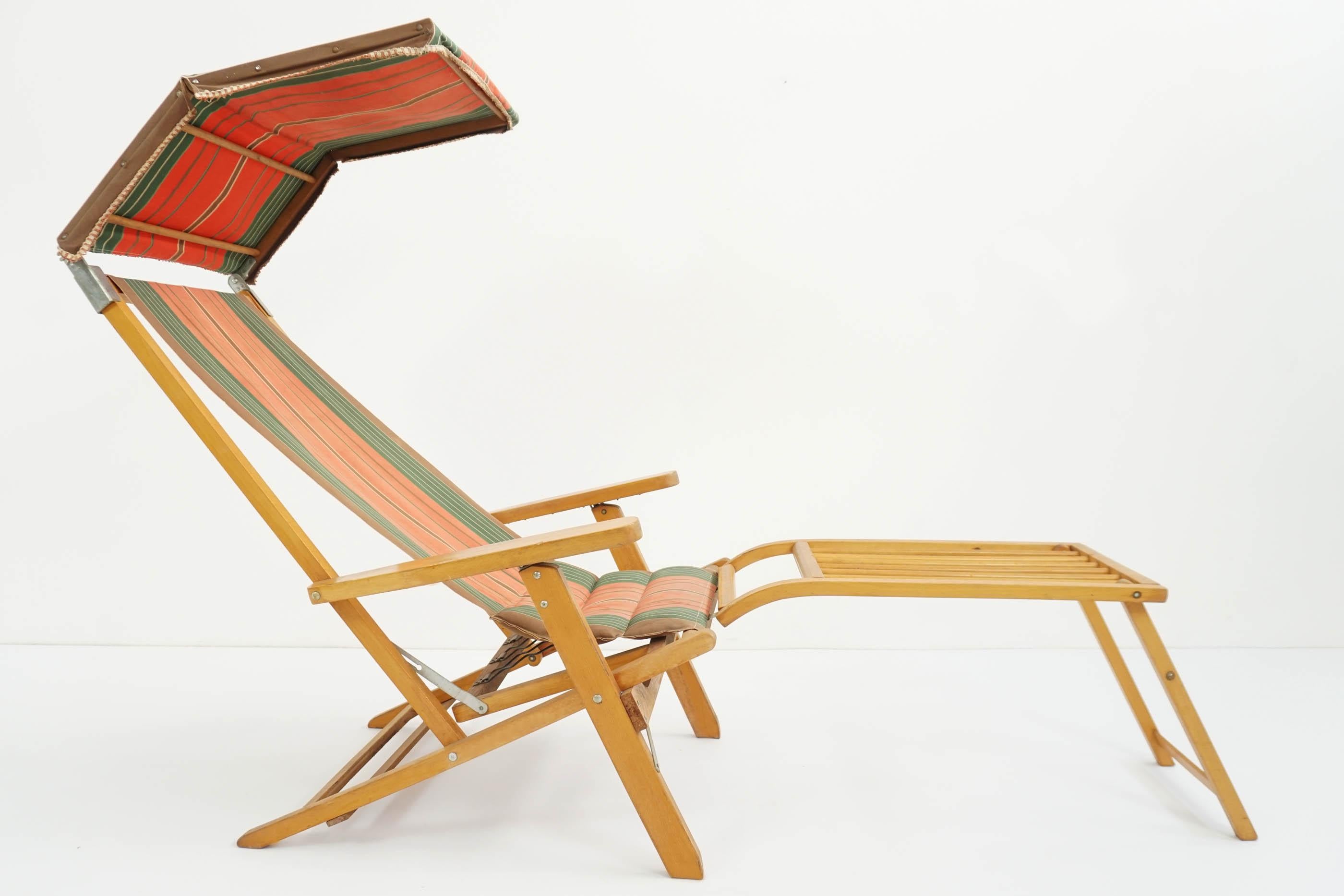 Travelling lounge chair for outdoor totally demountable and foldable
Made by Luchs, Sweden, 1950.