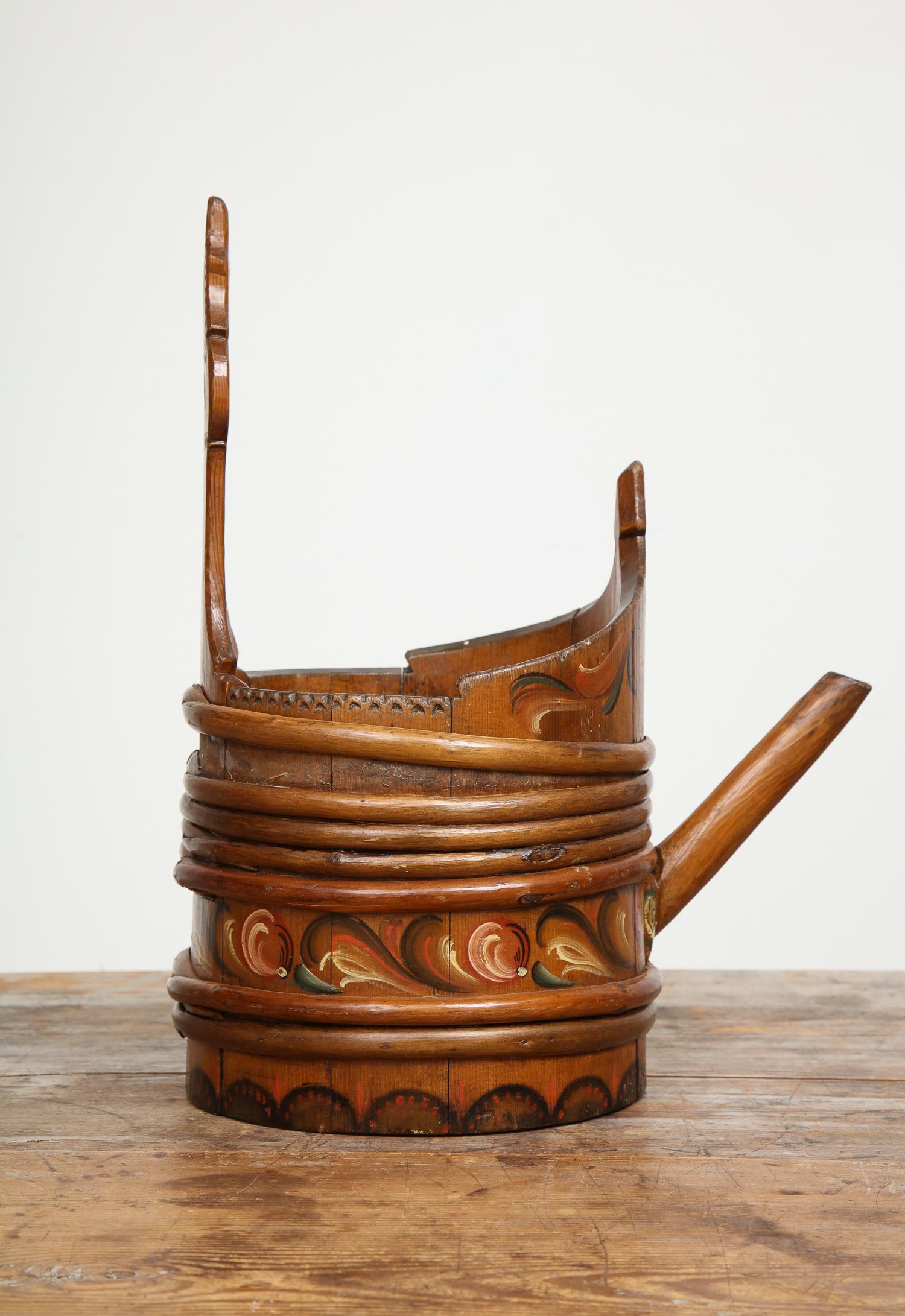 Handbemaltes Allmoge-Wasser-/Beer-Tankard, Dalarna, Schweden, um 1800 (Holz) im Angebot