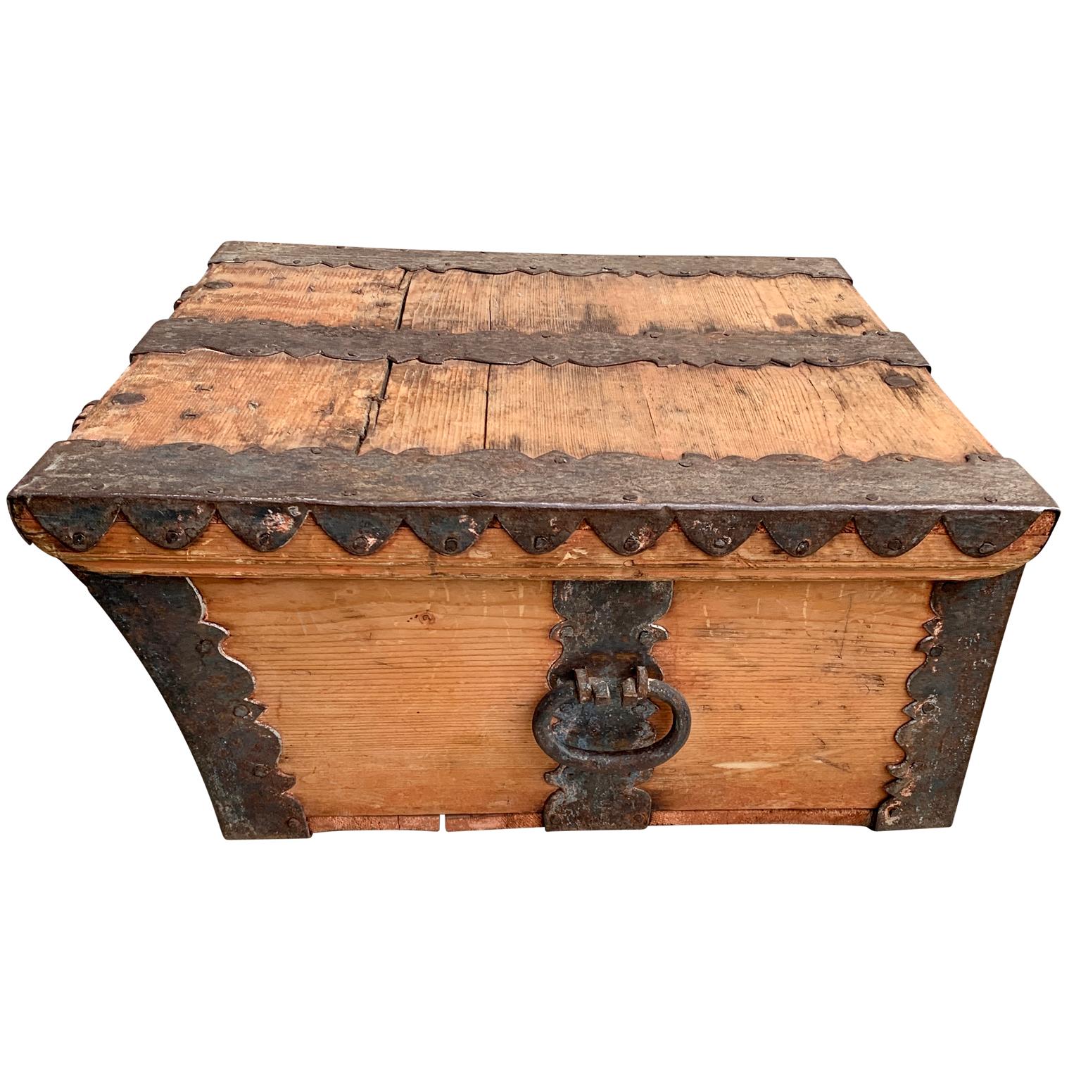 Baroque Scandinavian 18th Century Wooden Box, Dated 1752 For Sale