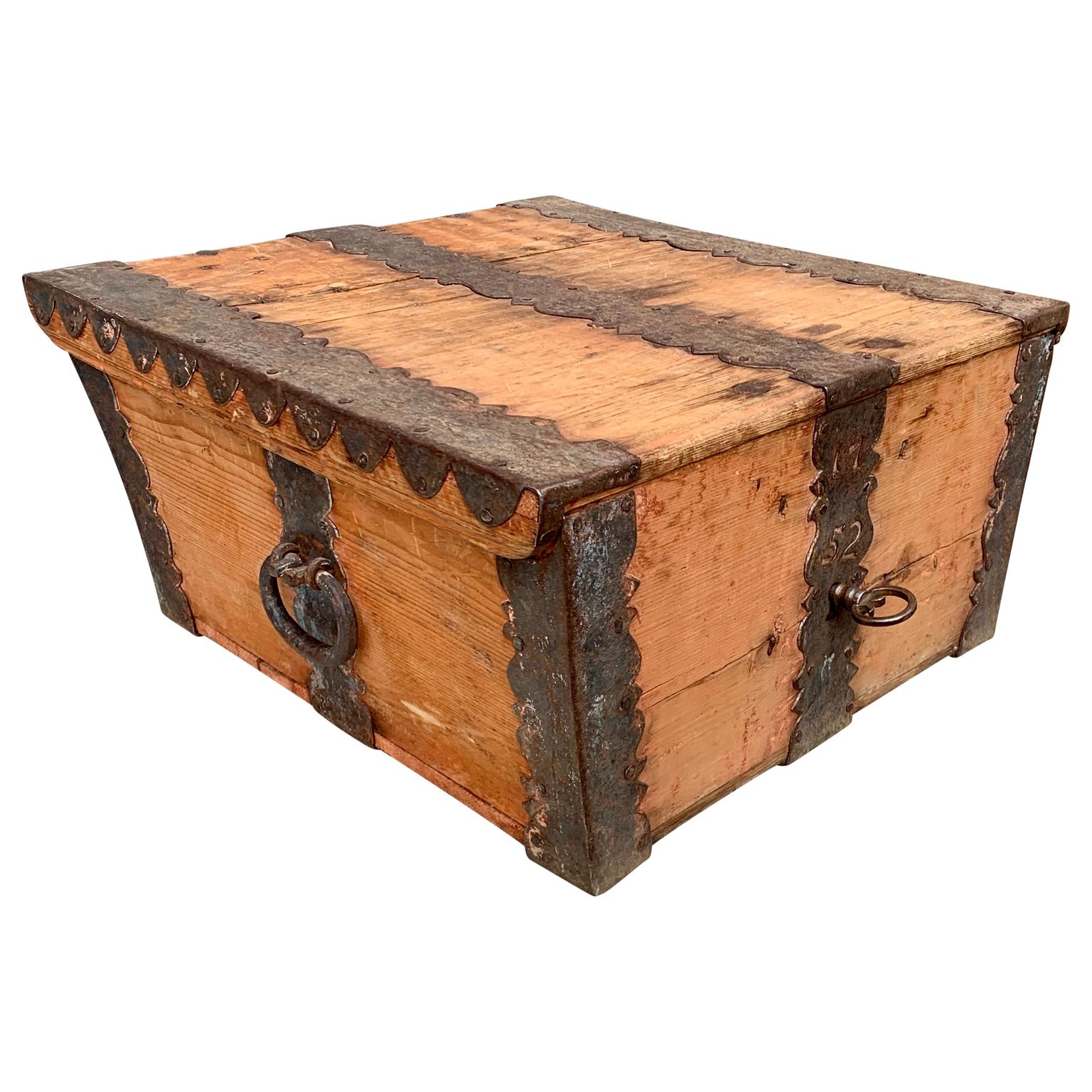 Hand-Crafted Scandinavian 18th Century Wooden Box, Dated 1752 For Sale