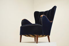 Scandinavian 1940s Curvy Wingback Organic Lounge Chair