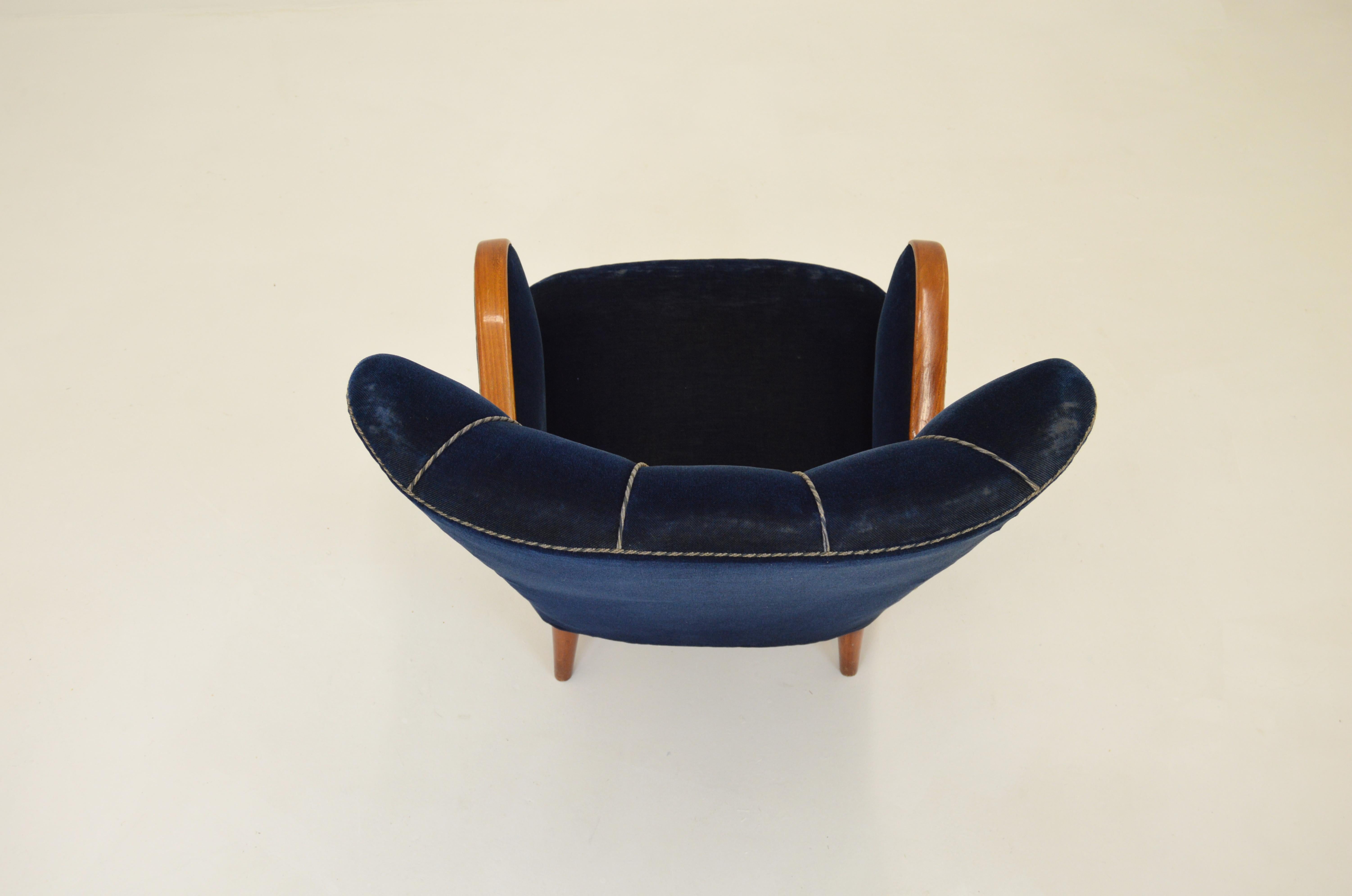 Danish Scandinavian 1940s Curvy Wingback Organic Lounge Chair For Sale