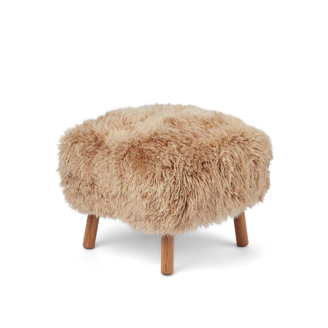 XXI secolo e contemporaneo Sedia da salotto scandinava in pelle di pecora degli anni '40, Made in Denmark in vendita