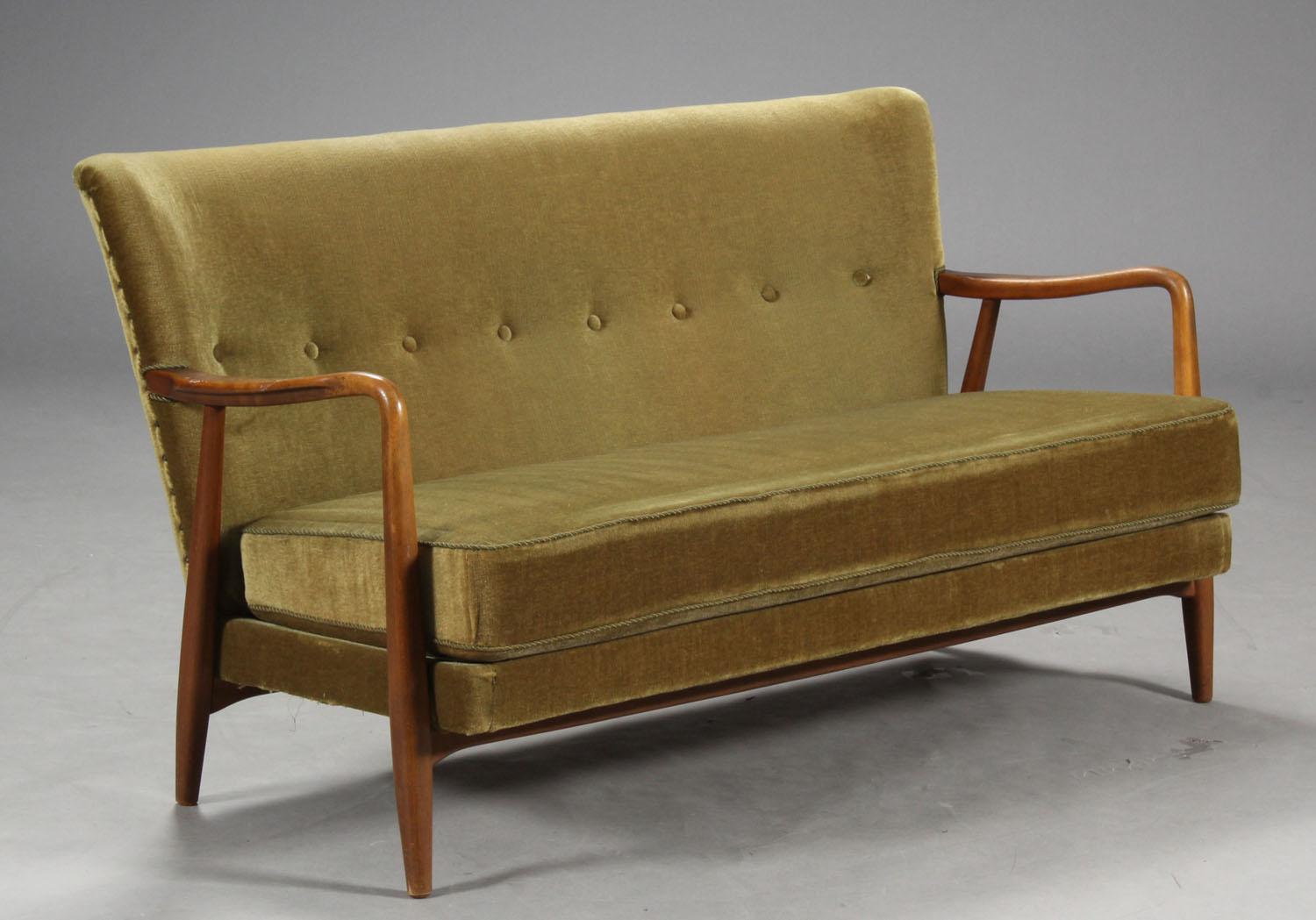 Skandinavisches 1940er Samt-Sofa (Moderne der Mitte des Jahrhunderts)