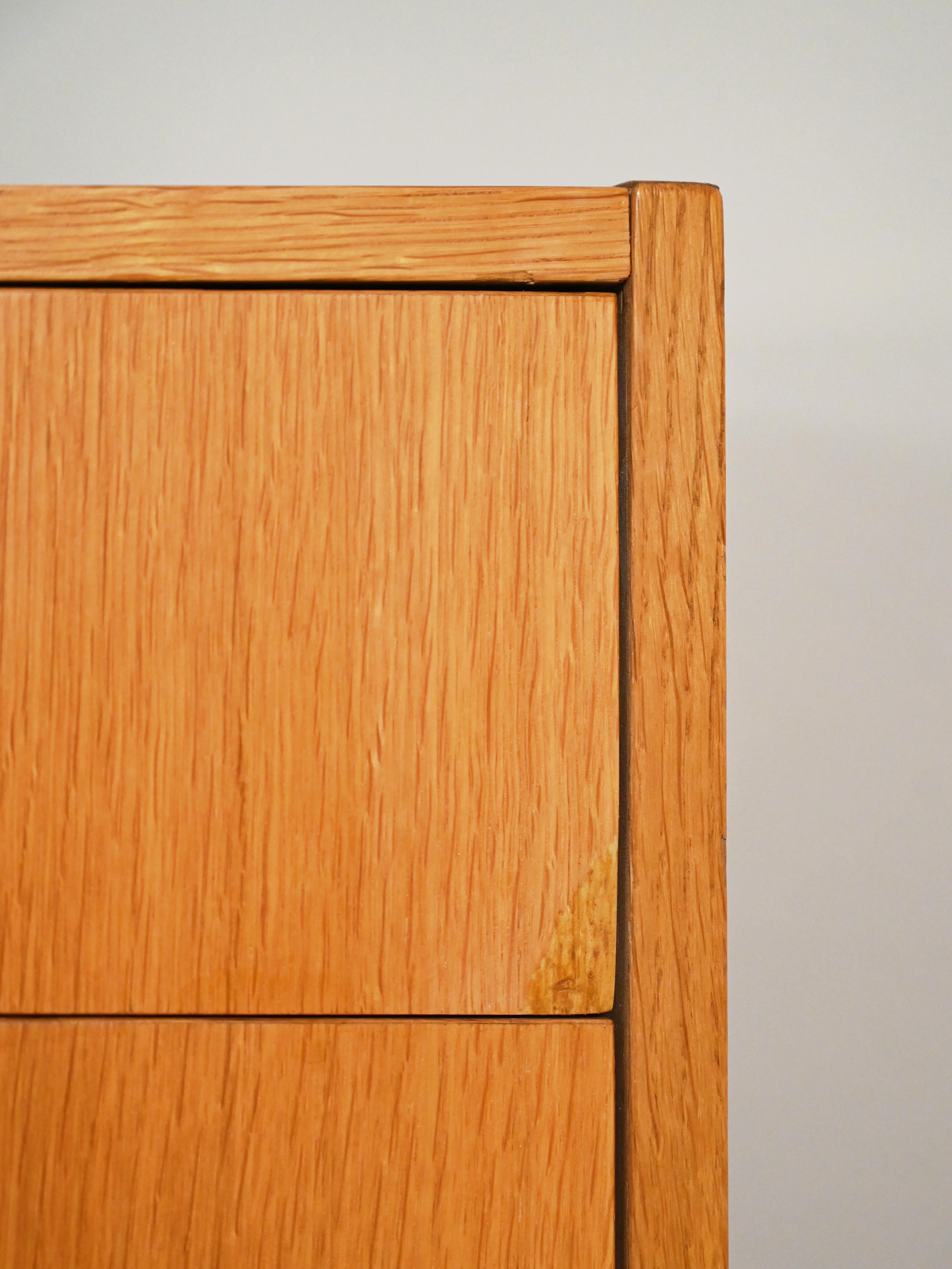 Scandinavian 1960s Oak Chest of Drawers For Sale 4