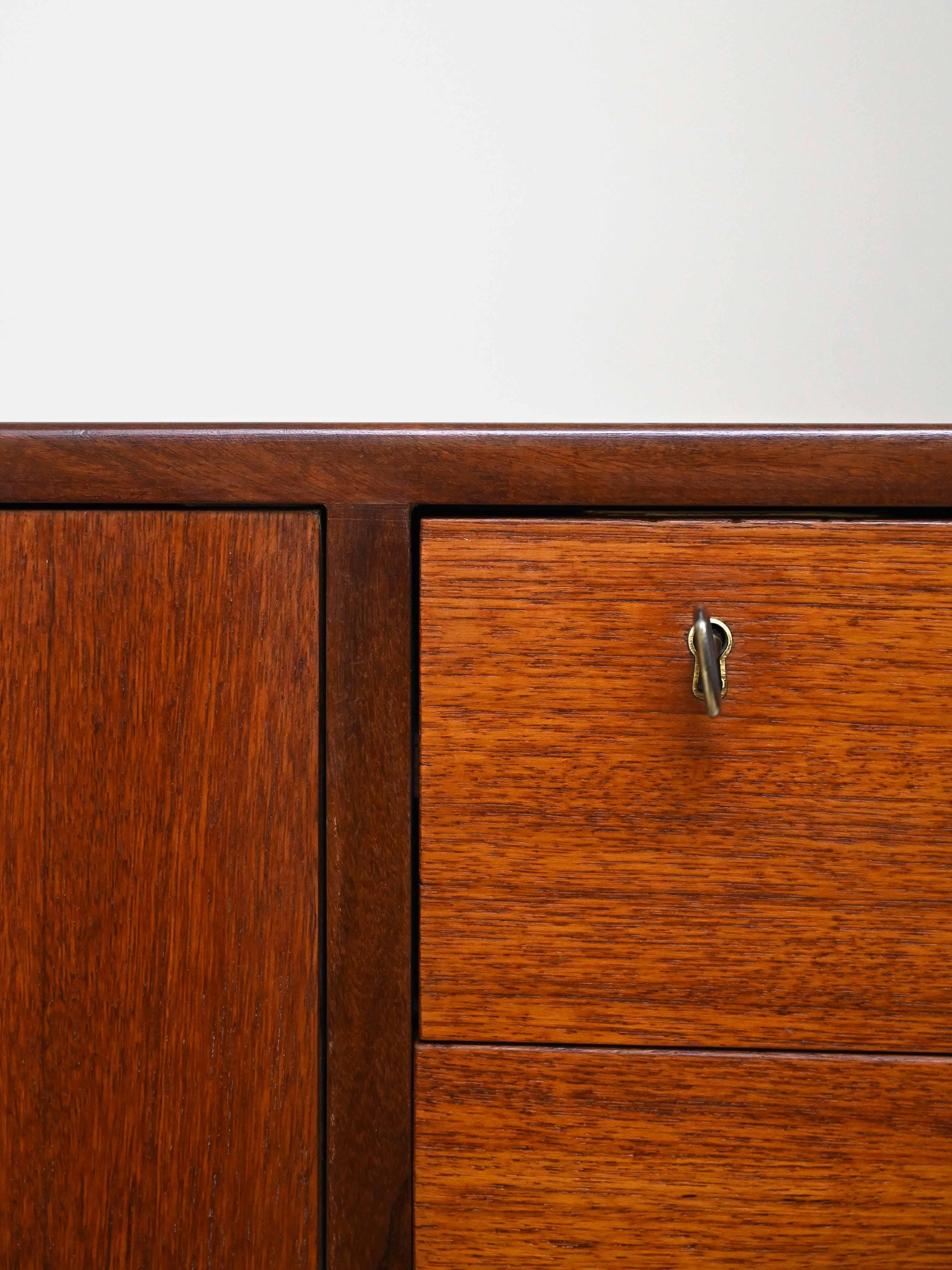 Scandinavian 1960s Sideboard with Side Drawers 4