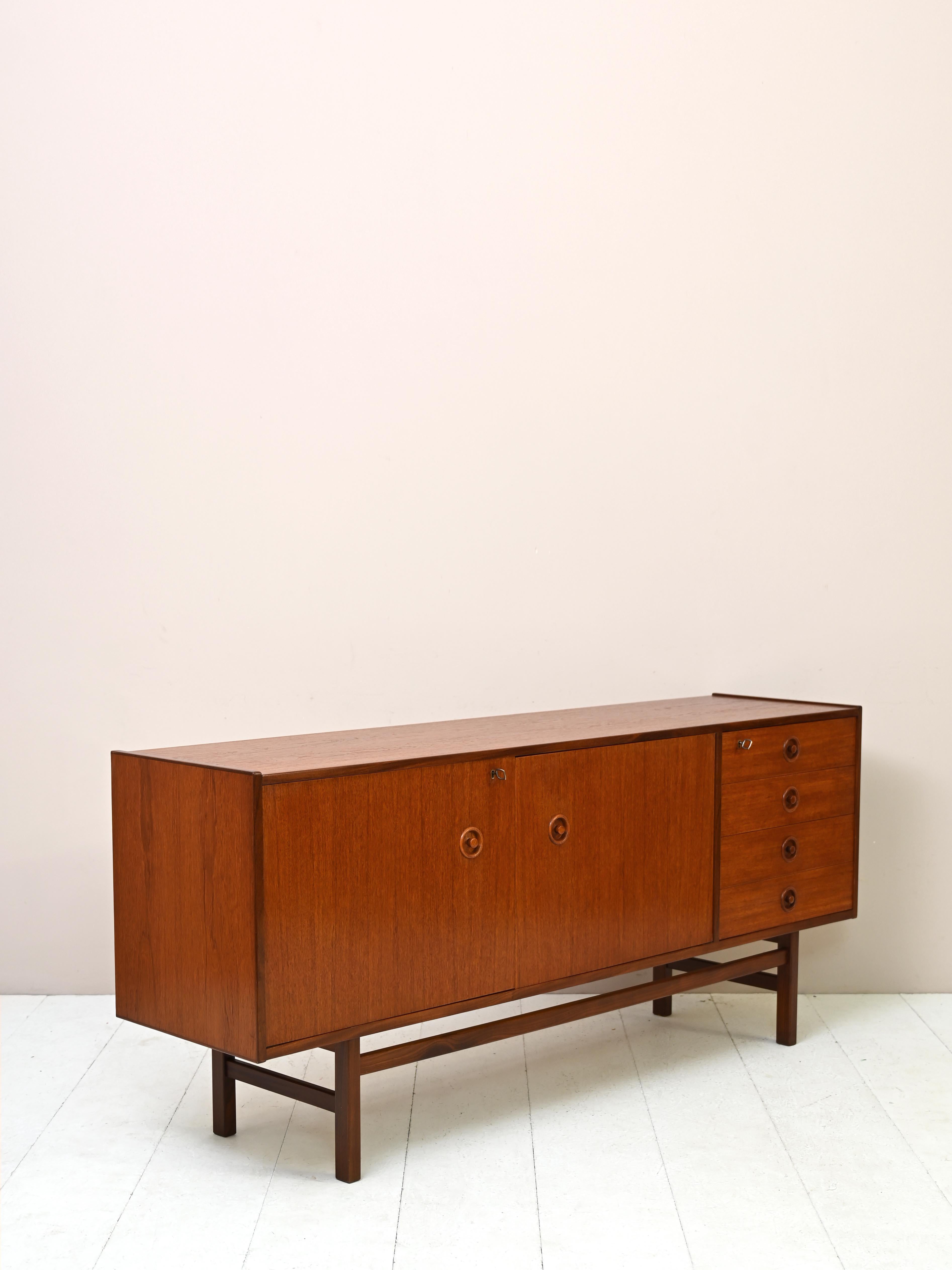 Scandinavian 1960s Sideboard with Side Drawers In Good Condition In Brescia, IT