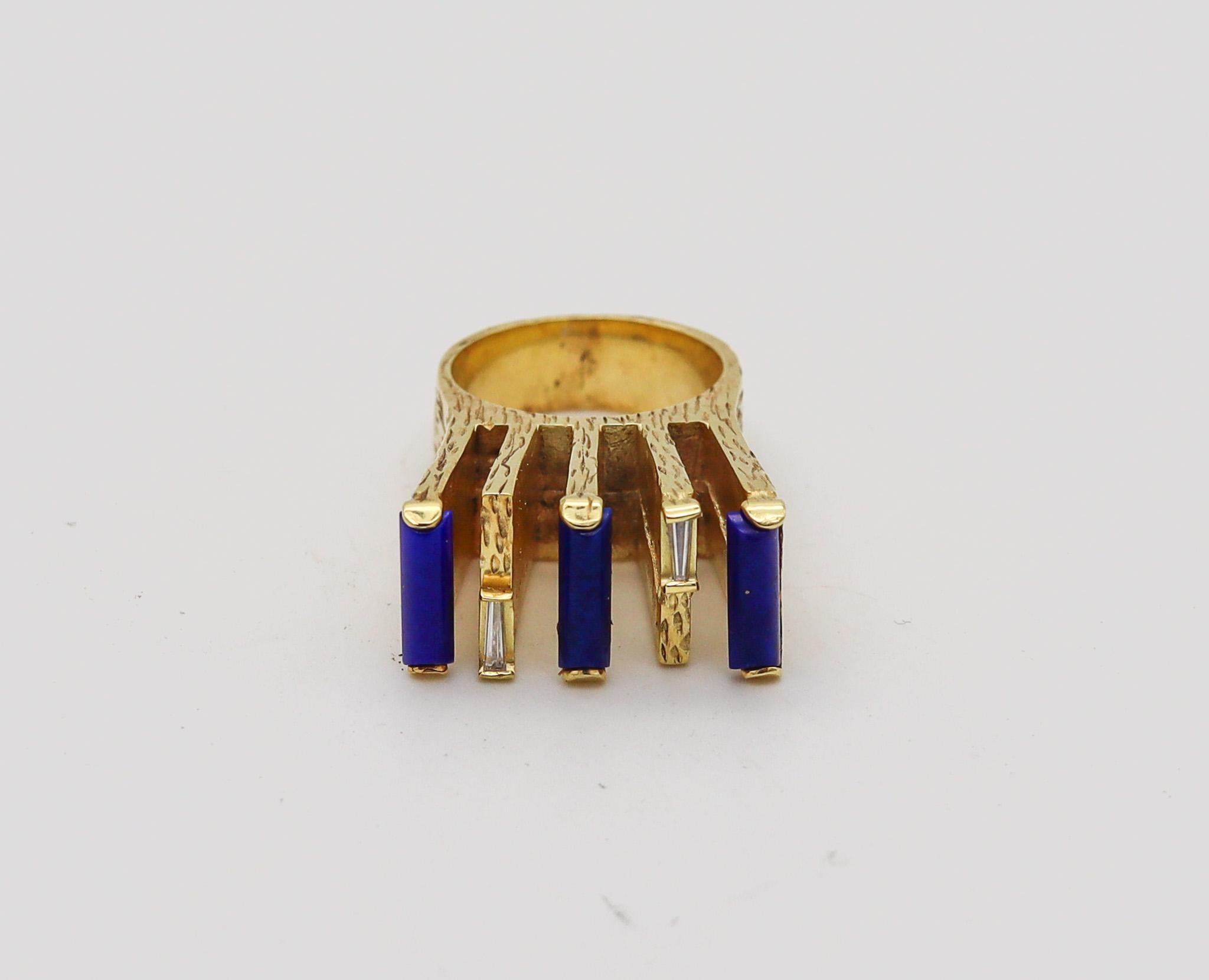 Modern Scandinavian 1970 Brutalism Ring In 14Kt Gold With Lapis And Diamonds For Sale