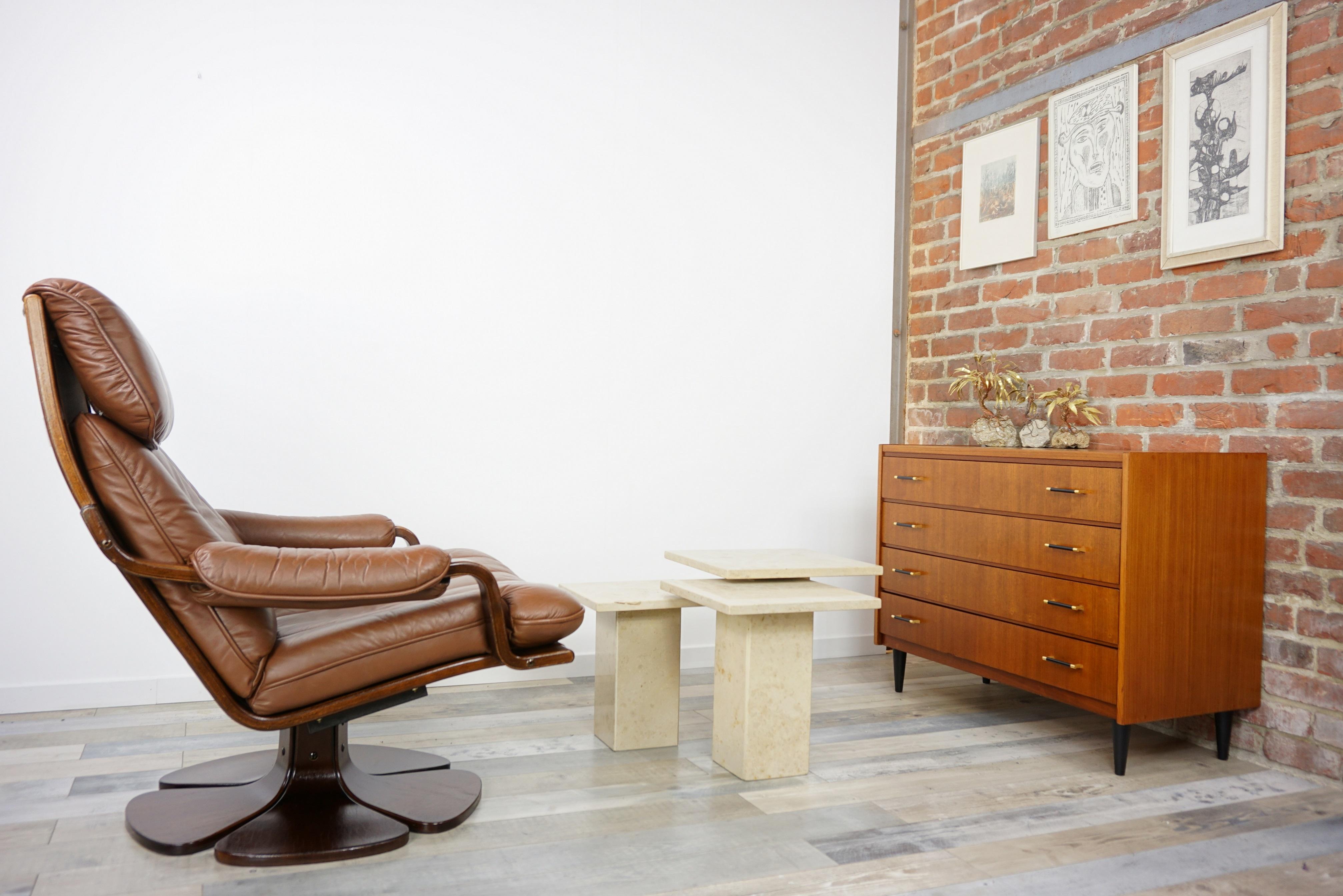 Scandinavian 1970s Design Wooden and Leather Swivel Armchair 5