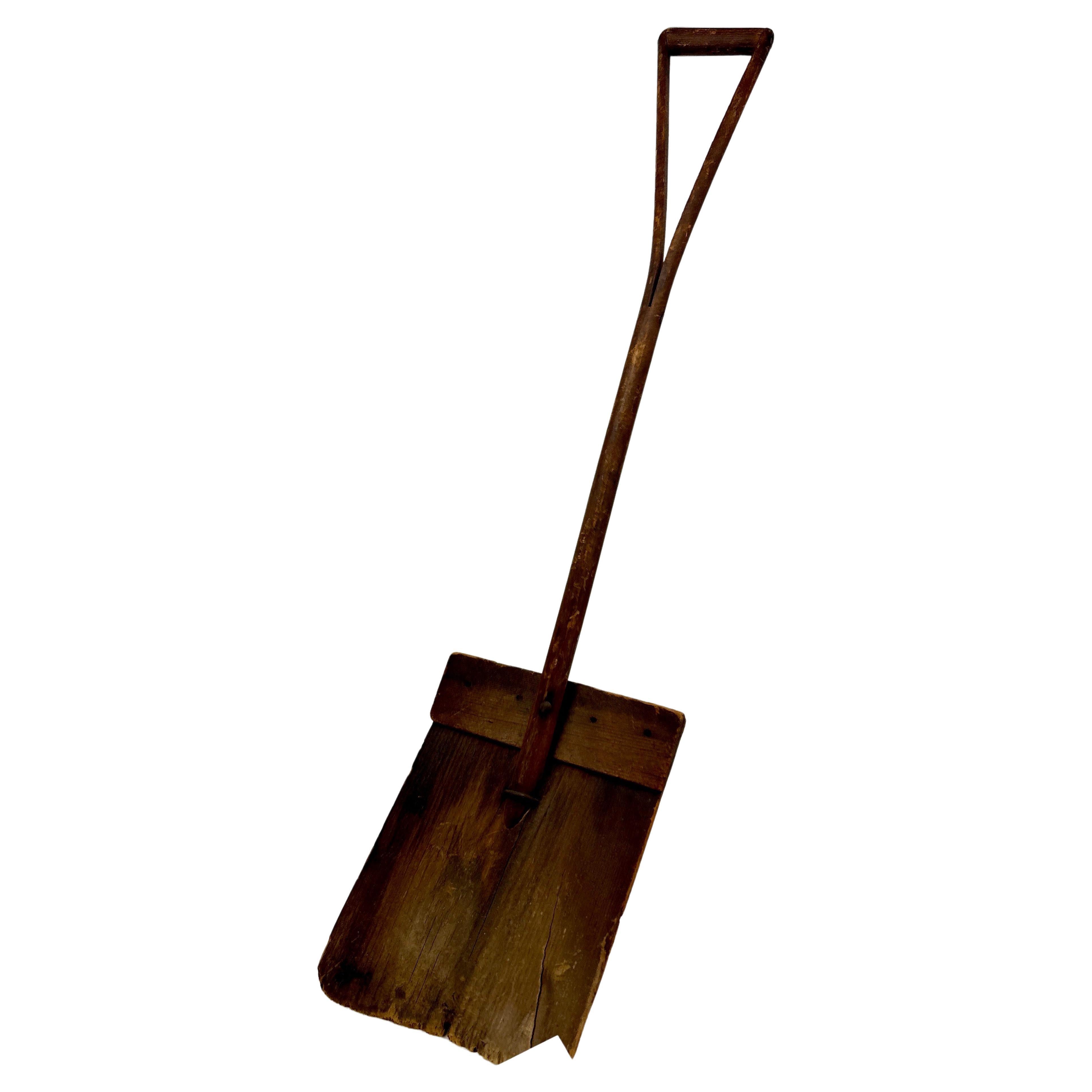 Scandinavian 19th Century Folk Art Wood Grain Shovel For Sale 4