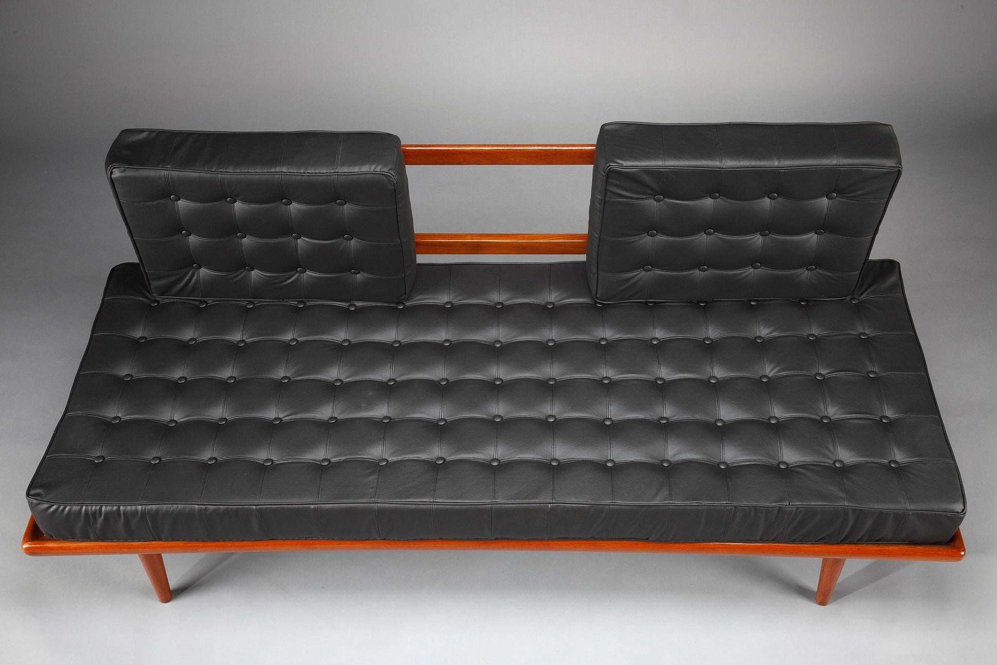 Skandinavisches 2-Sitz-Sofa von Peter Hvidt & Orla Mlgaard Nielsen (20. Jahrhundert) im Angebot