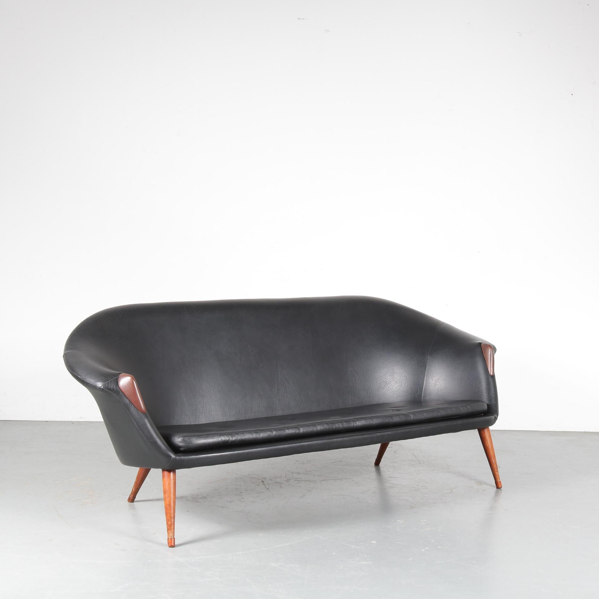 Leather Scandinavian 3-Seater Sofa Attributed to Nanna Ditzel, Denmark 1950 For Sale