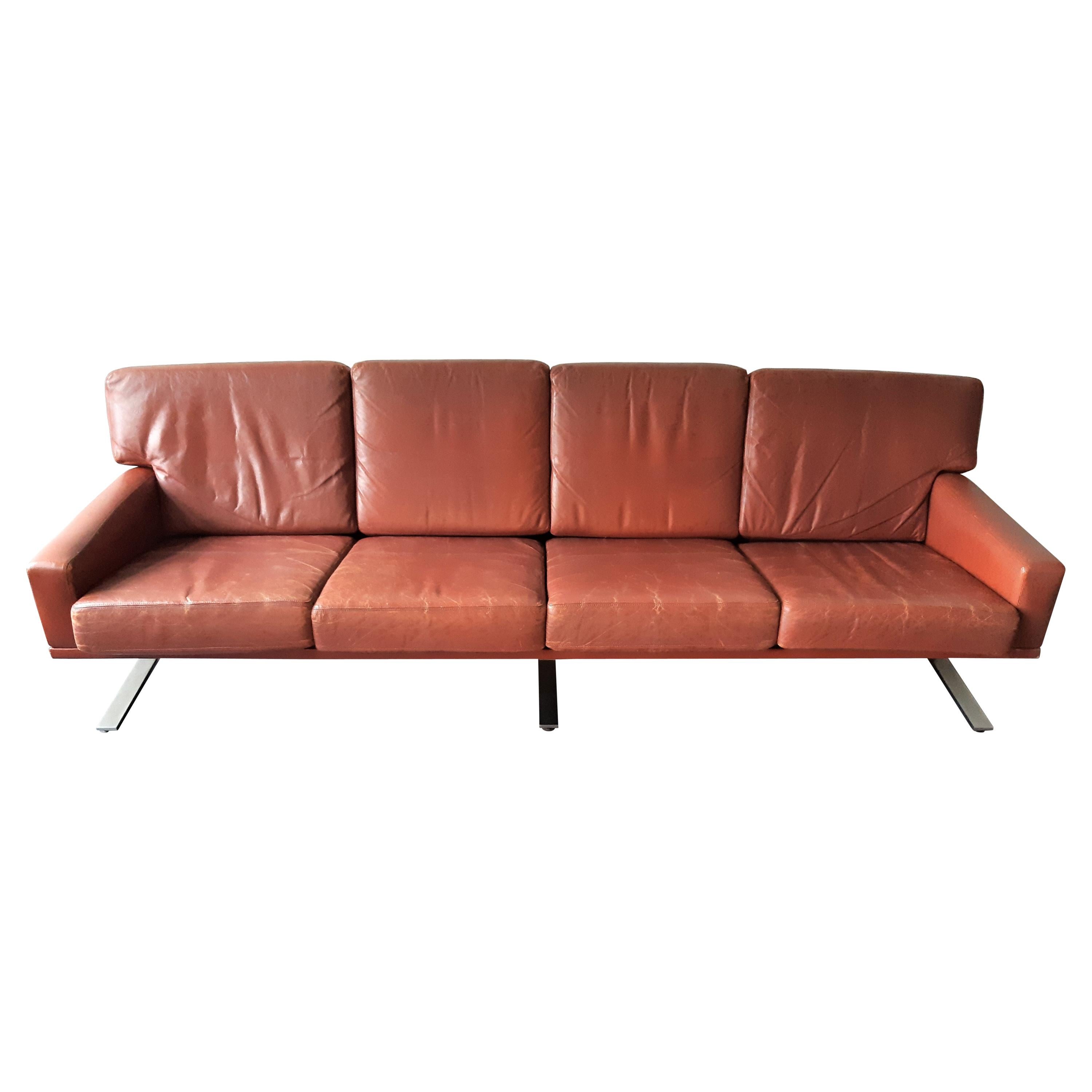 Canapé scandinave 4 places en cuir Brown-Rouge, années 1960 en vente