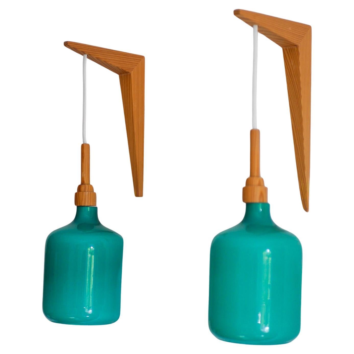 Mid-Century Modern The Scandinavian 70s sconces Mid-century modern opaline glass and pine wall lights en vente