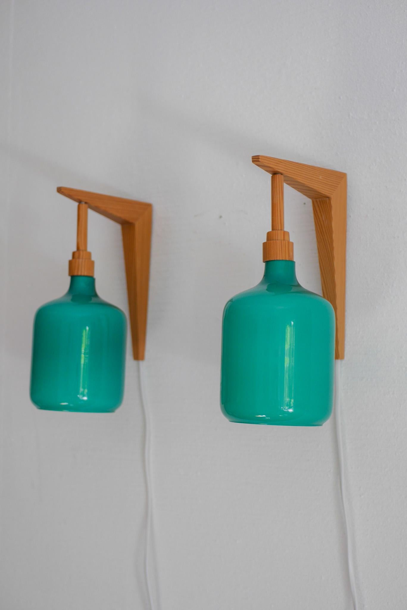 Verre opalin The Scandinavian 70s sconces Mid-century modern opaline glass and pine wall lights en vente