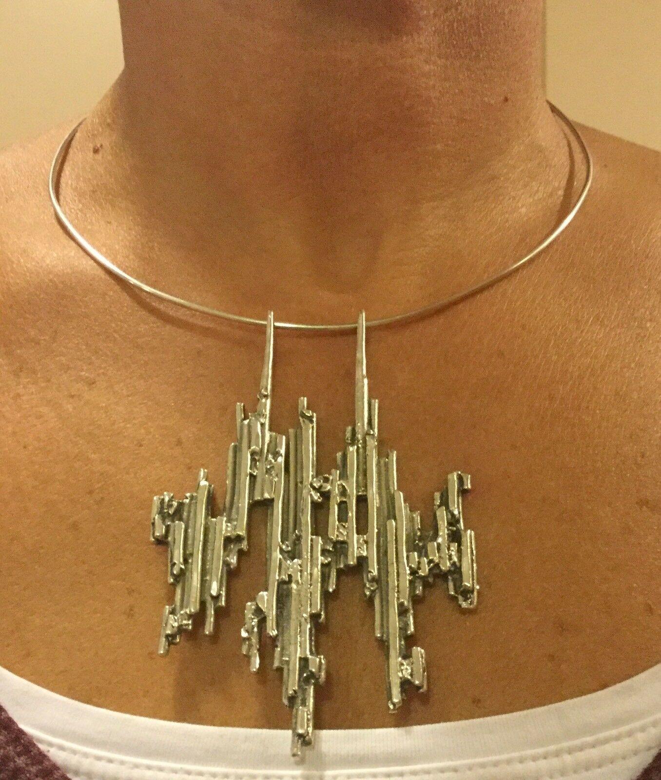 Collana scandinava con ciondolo in argento 835 I.B.H. in stile corteccia modernista in vendita 2