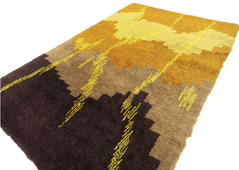 Great Scandinavian abstract rug with a geometric stepped pattern in various shades of brown, yellow and grey. Nice smaller size for accenting a part of a room.
