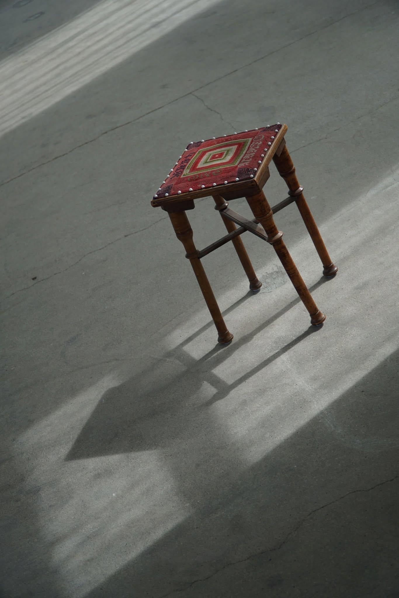 Scandinavian Almue Stool in Wood & Fabric, Late 19th Century en venta 2