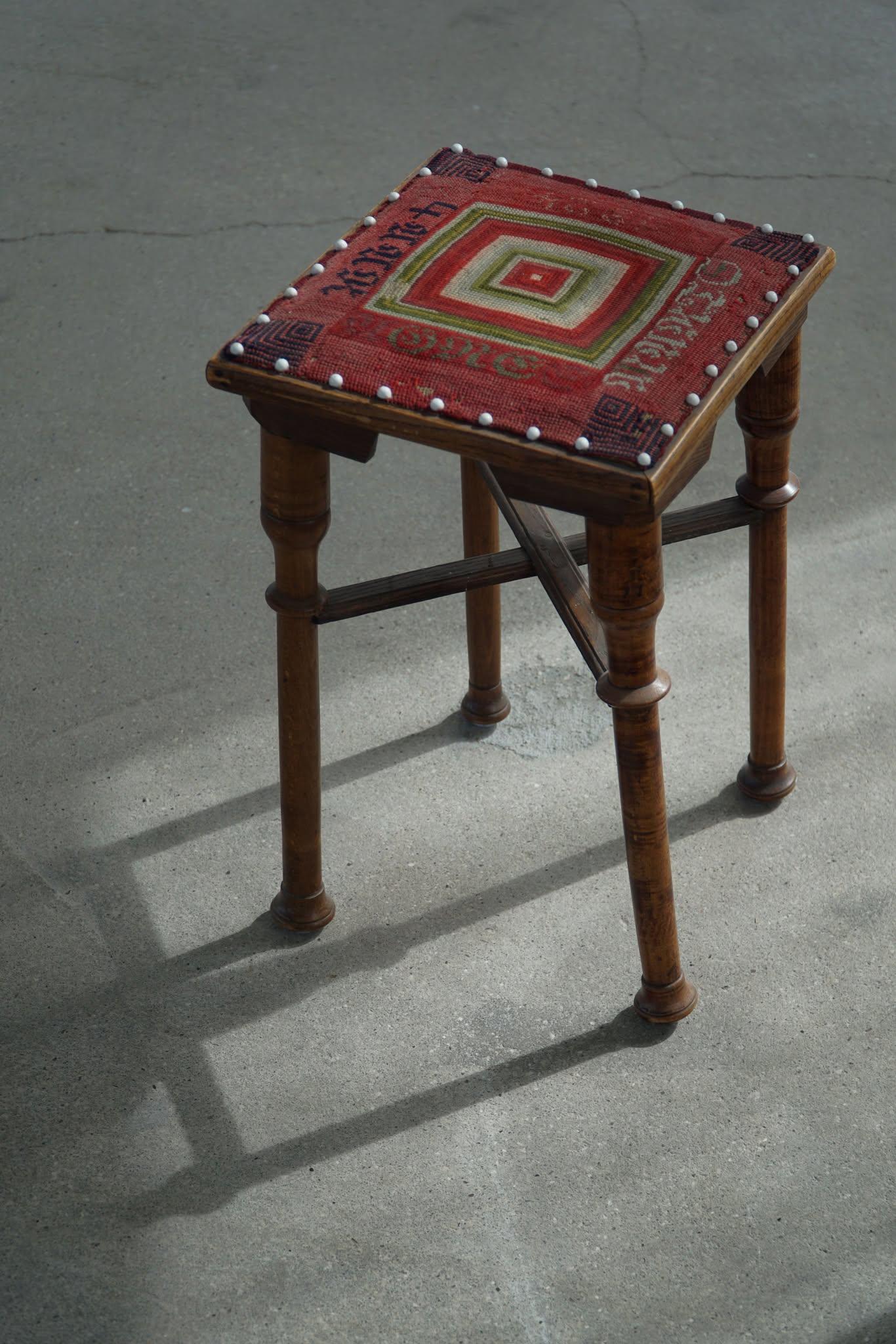 Scandinavian Almue Stool in Wood & Fabric, Late 19th Century en venta 3