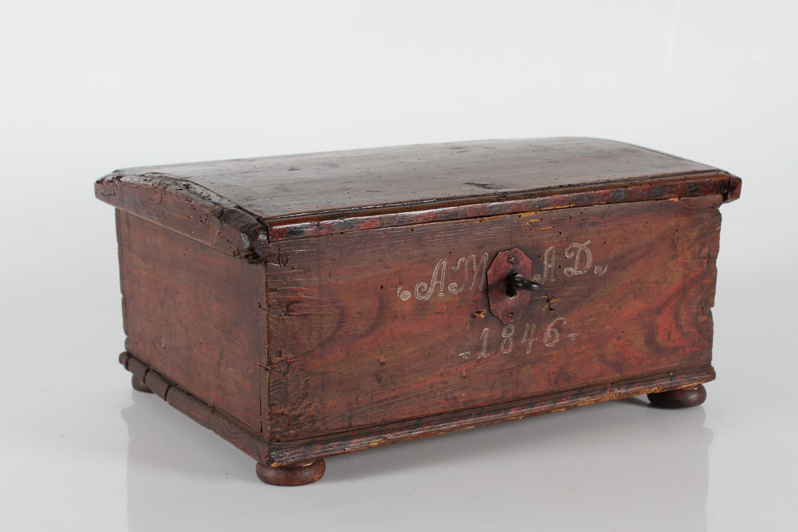Caja Cofre de Madera Antigua Escandinava Santuario Pintada a Mano, Regalo de Amor Fechada en 1846 De campo en venta