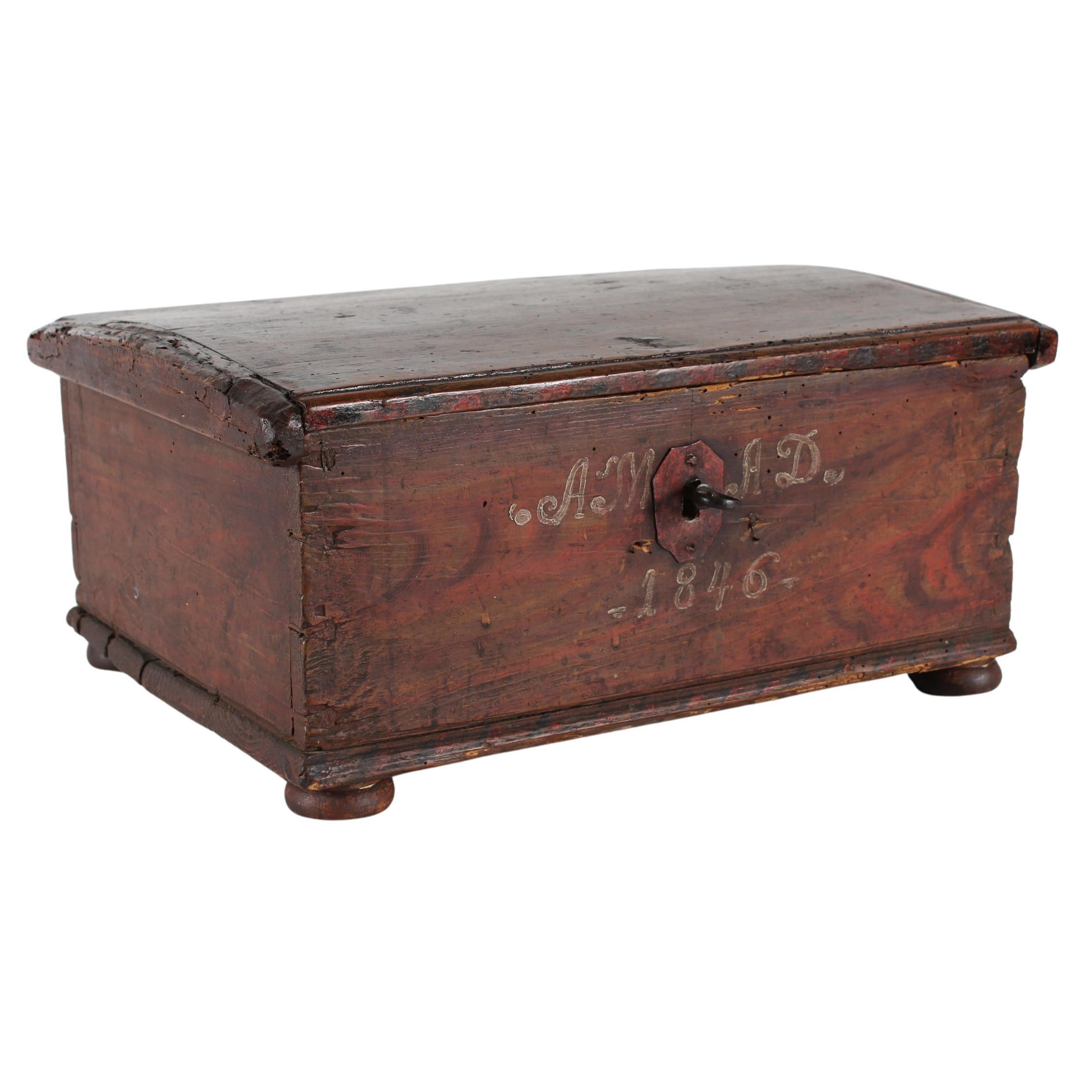 Boîte de coffret scandinave ancienne en bois peinte à la main, cadeau d'amour daté de 1846