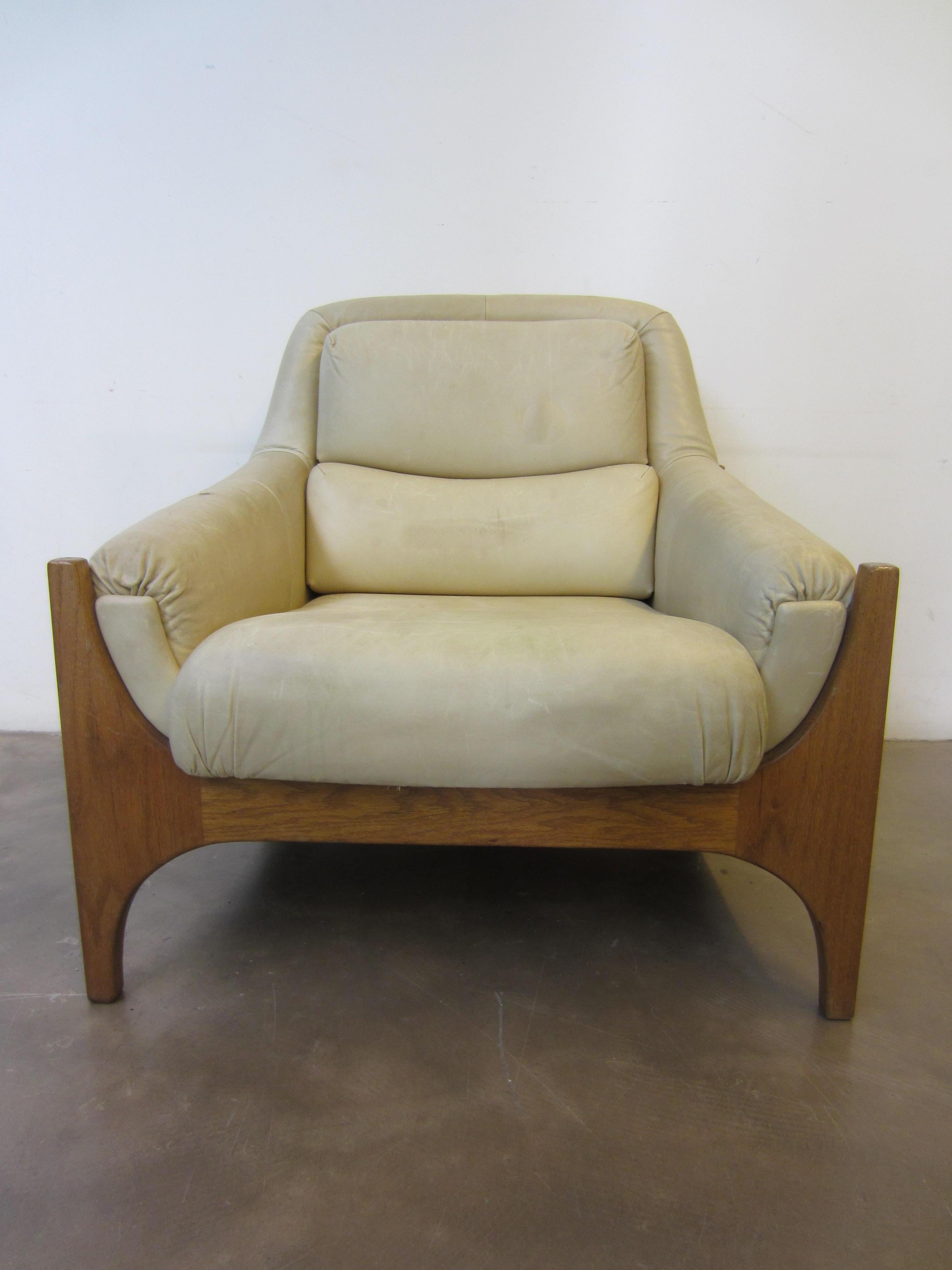Mid-Century Modern Scandinavian Armchair cream leather, 1960s For Sale