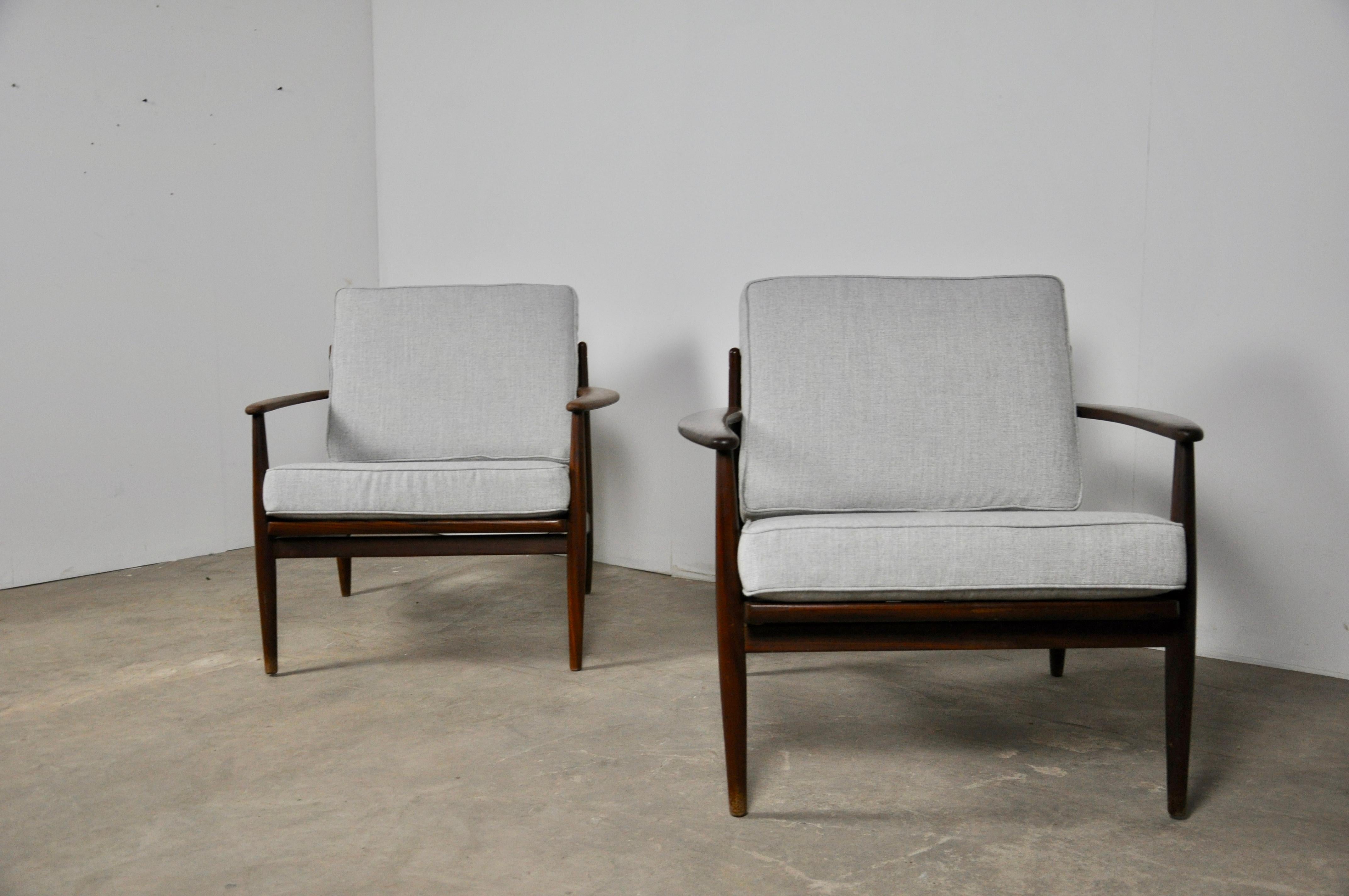 Pair of Scandinavian armchairs, fully removable grey cushion.