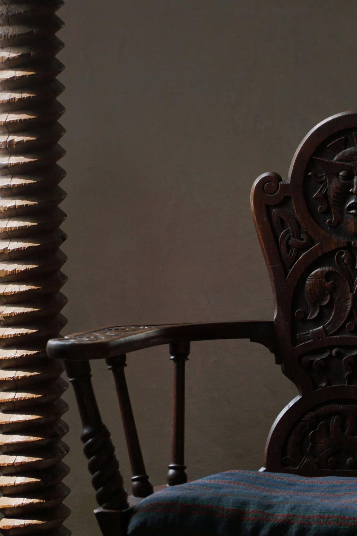 Fauteuil scandinave en Oak massif avec un coussin, Art populaire, début du 19e siècle en vente 8