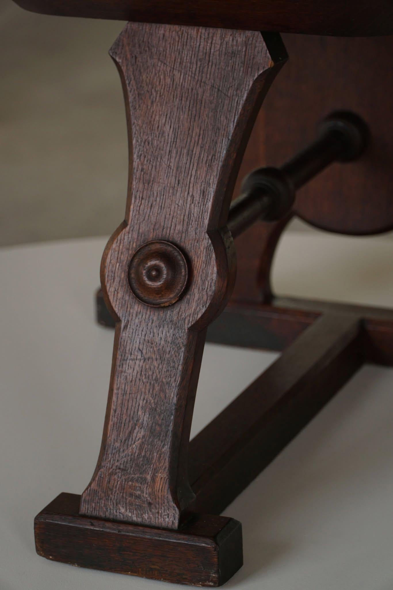 Fauteuil scandinave en Oak massif avec un coussin, Art populaire, début du 19e siècle en vente 1