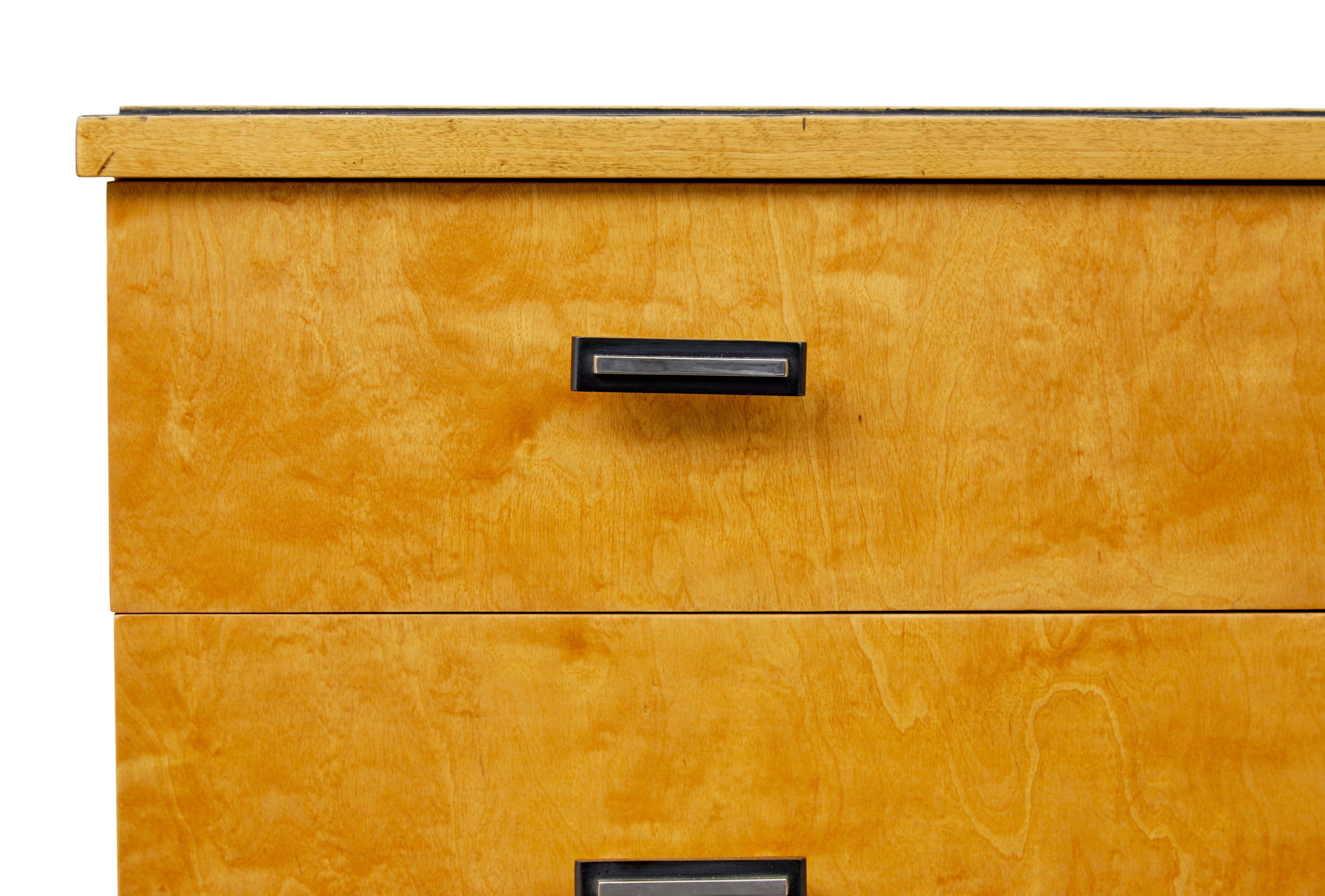 Bachelite Cassettiera scandinava in betulla Art Déco in vendita