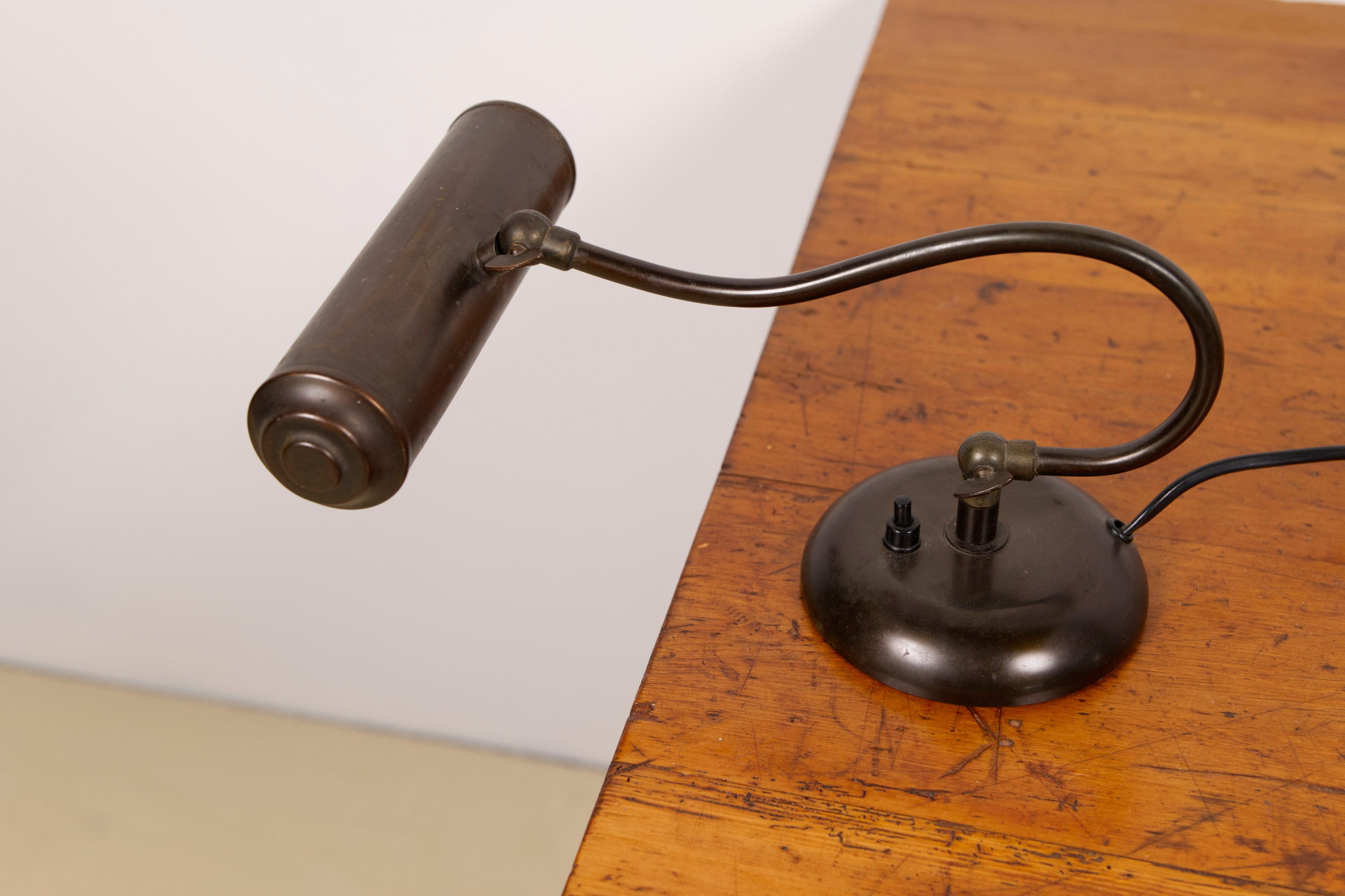 Skandinavische Art-Déco-Klavierlampe aus Messing, 1930er Jahre im Angebot 6