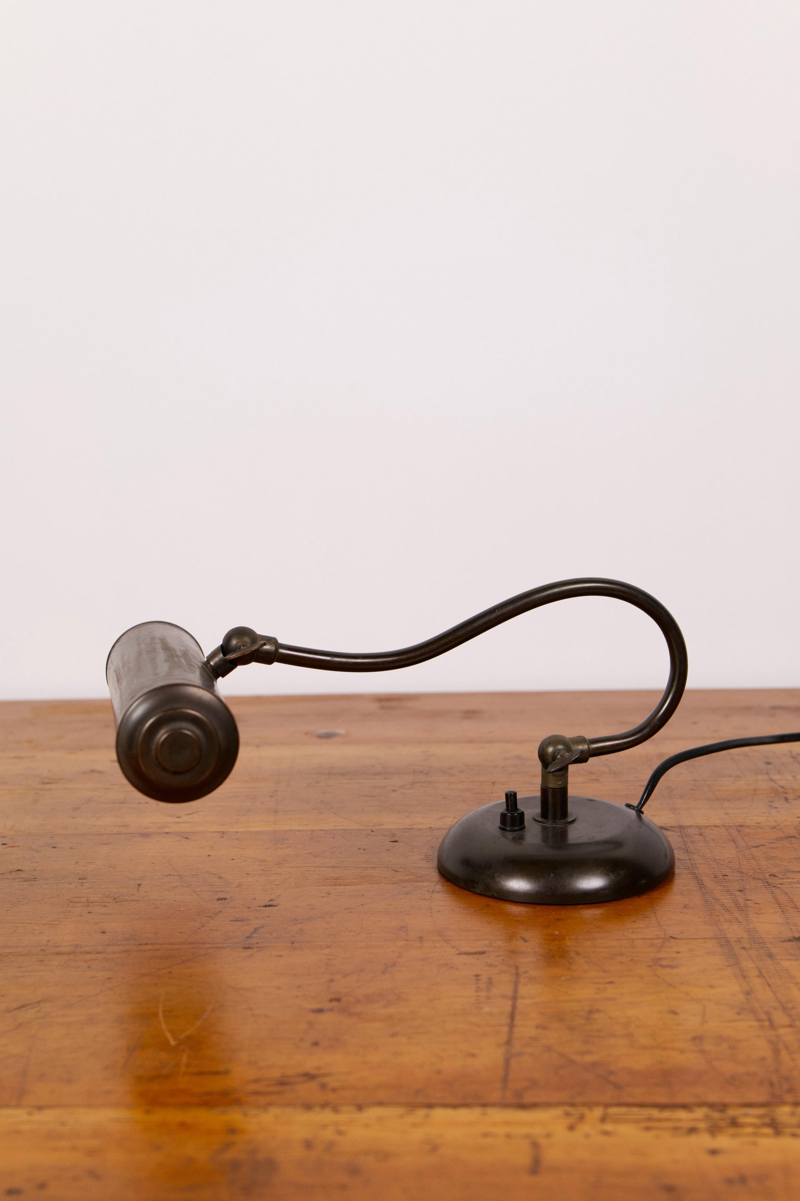 Skandinavische Art-Déco-Klavierlampe aus Messing, 1930er Jahre (Art déco) im Angebot