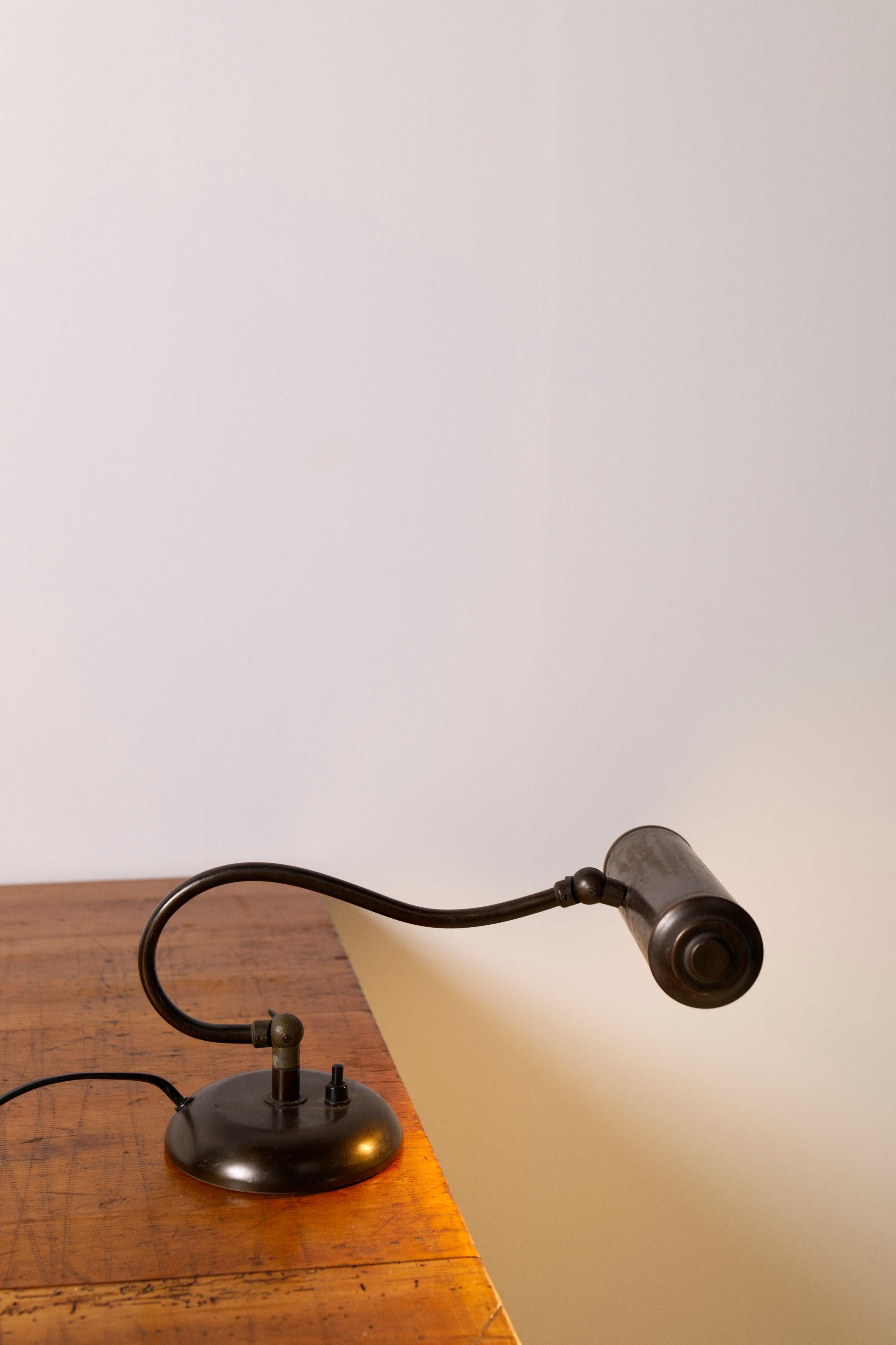 Skandinavische Art-Déco-Klavierlampe aus Messing, 1930er Jahre im Angebot 1