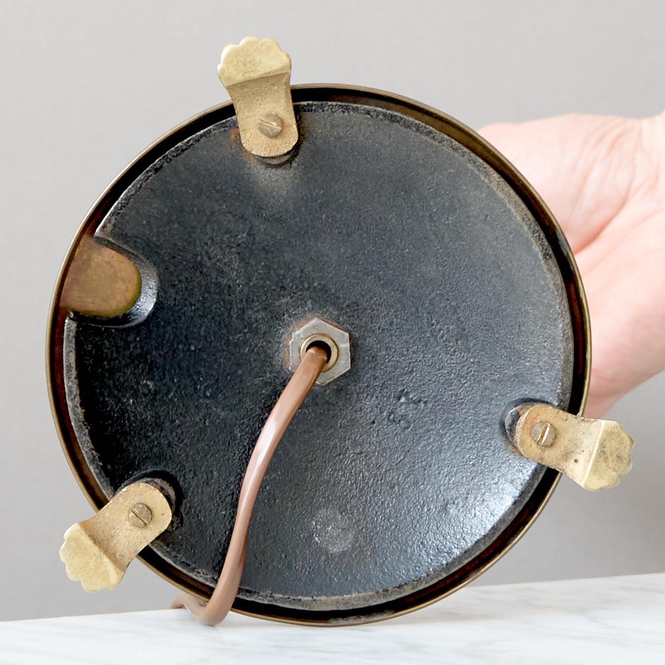 Lámpara de mesa Art Decó escandinava de latón, años 30. en Bastante bueno estado para la venta en Malmö, SE
