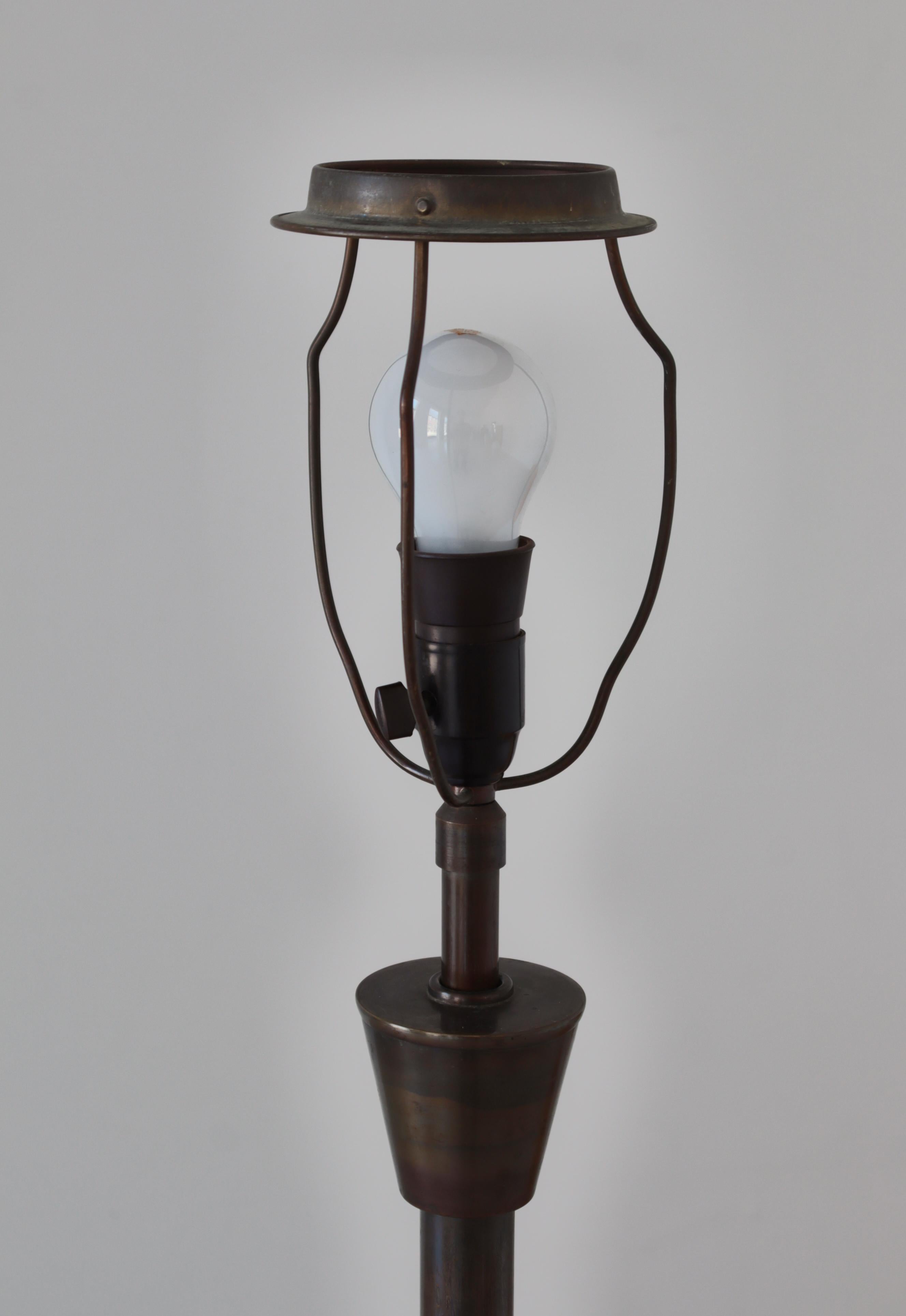 Lampadaire scandinave Art déco en bronze, style Just Andersen, années 1930 en vente 7