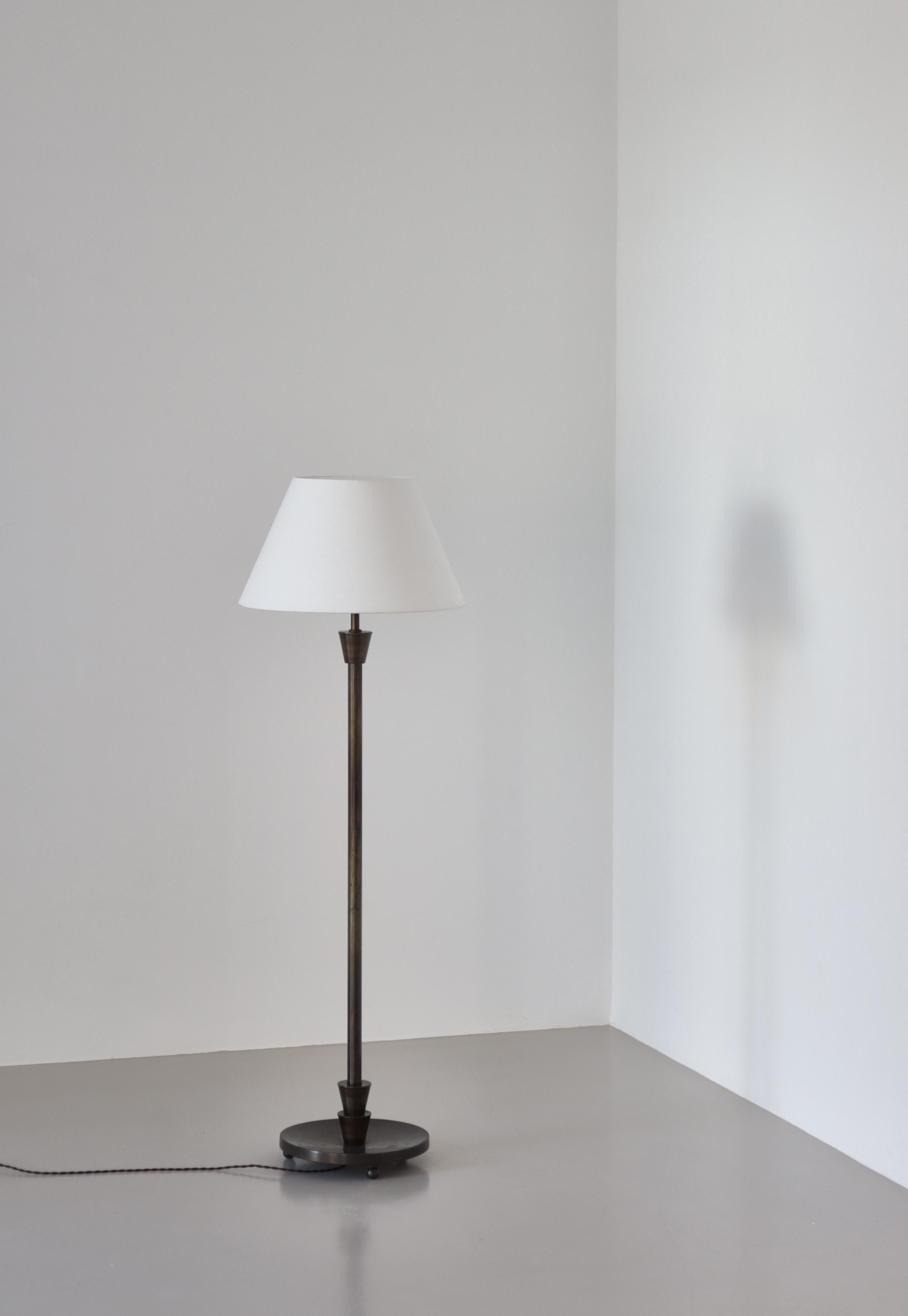 Lampadaire scandinave Art déco en bronze, style Just Andersen, années 1930 en vente 1