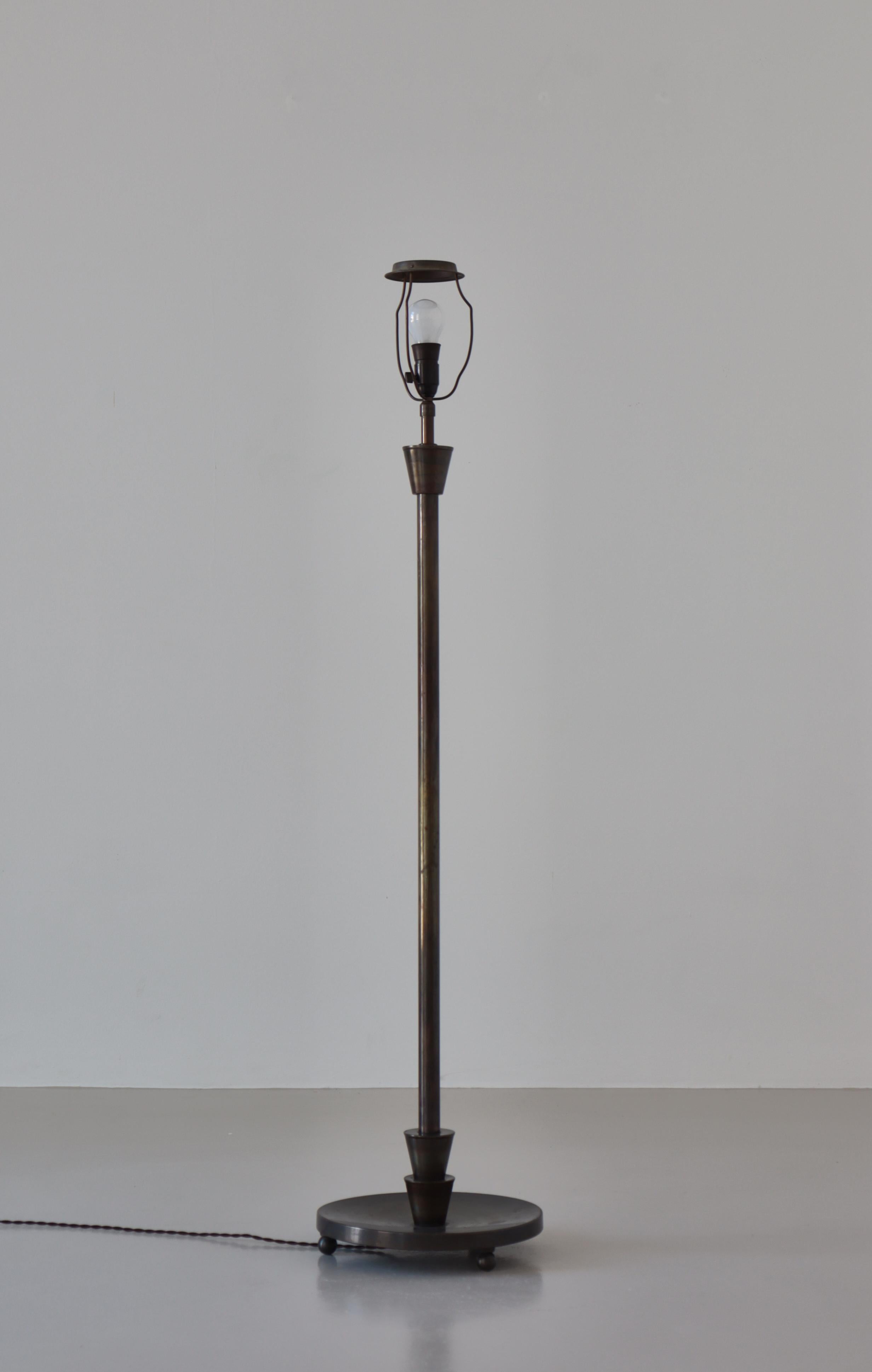 Lampadaire scandinave Art déco en bronze, style Just Andersen, années 1930 en vente 3