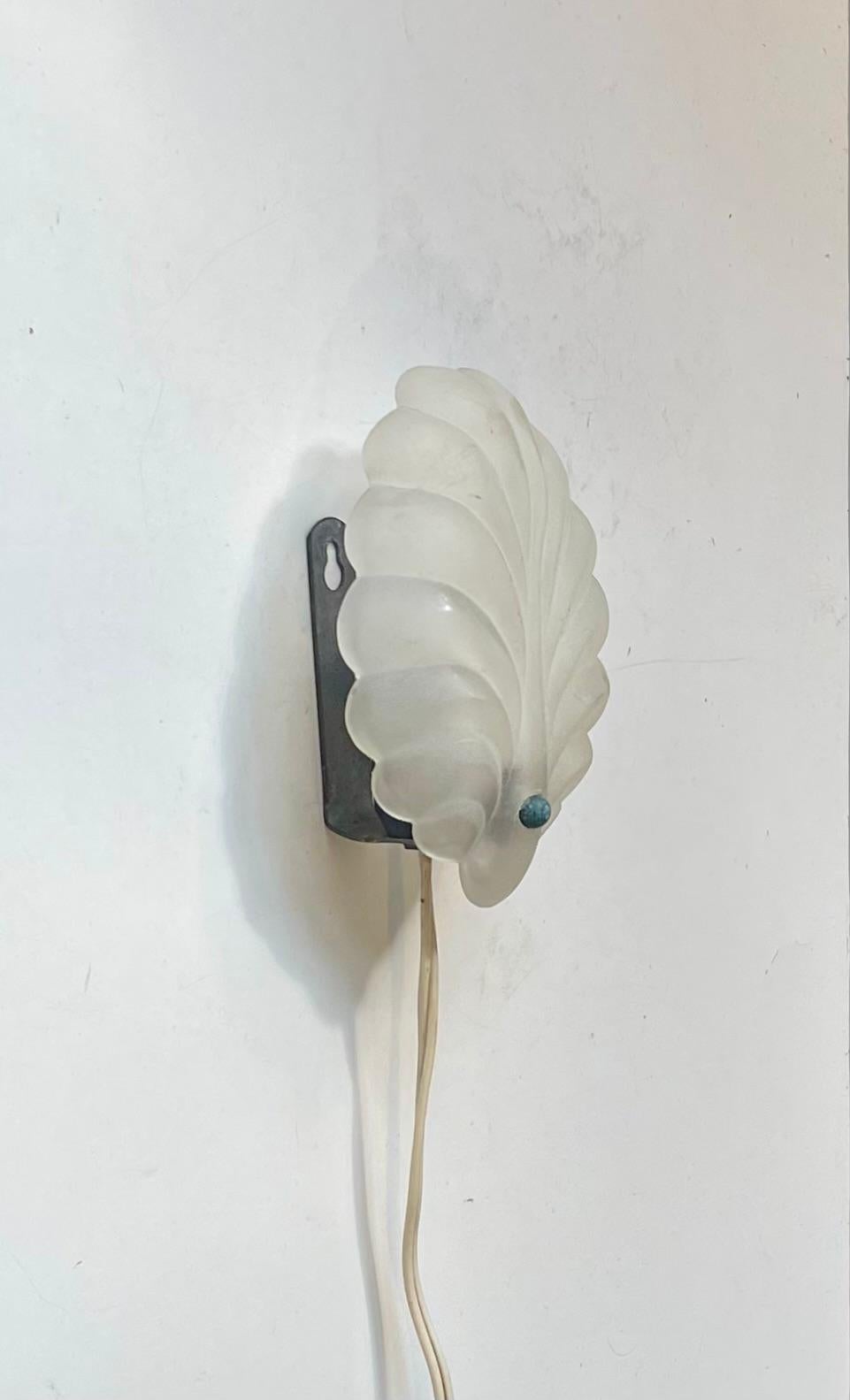 clam shell sconce