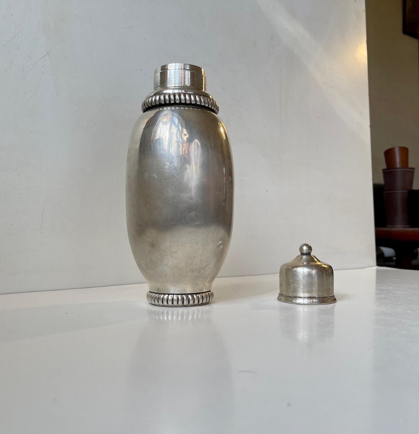 Scandinavian Art Deco Cocktail Shaker with Royal Crown, 1920s In Good Condition In Esbjerg, DK