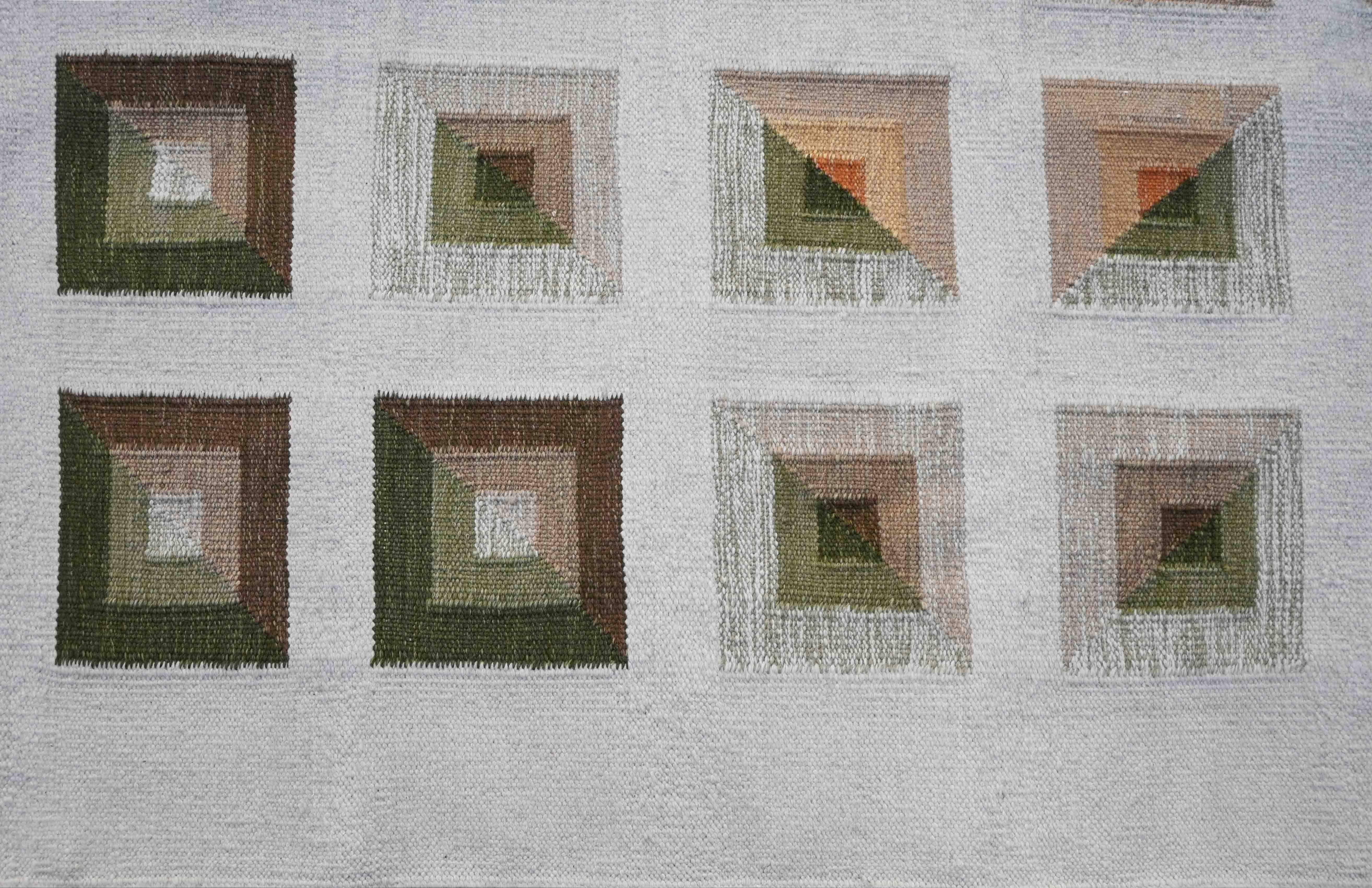 Art déco scandinave - Tapis d'art exceptionnel 236 x 174 cm - N° 1567 Elegance intemporelle et lignes graphiques se rencontrent dans ce tapis exceptionnel, alliant la rigueur du style Art déco à la sobriété chaleureuse du design scandinave. Réalisé