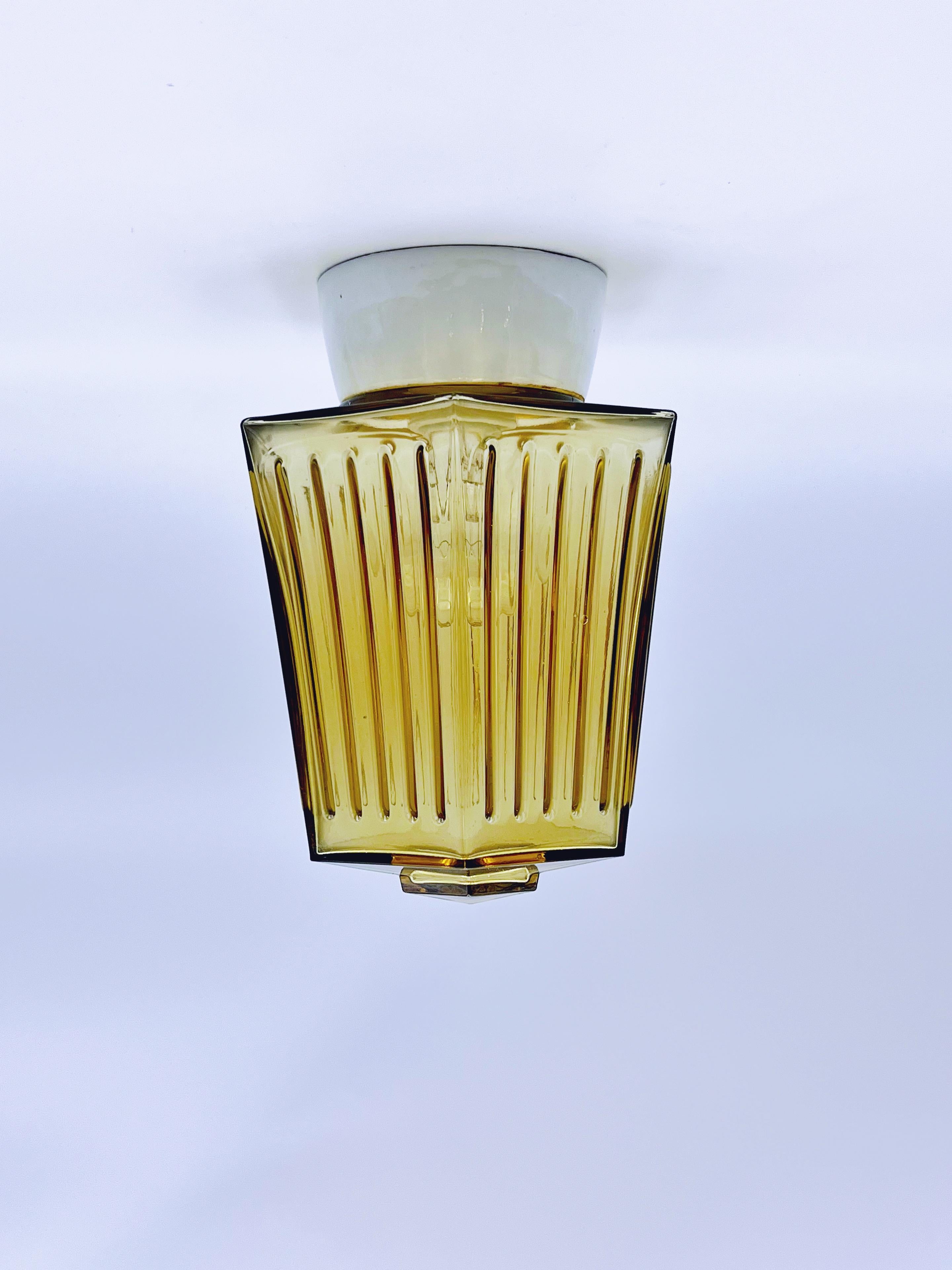 Lampada da soffitto ad incasso in stile Art Deco scandinavo, vetro Greene & Greene, 1930-50 circa. In condizioni buone in vendita a Skien, NO