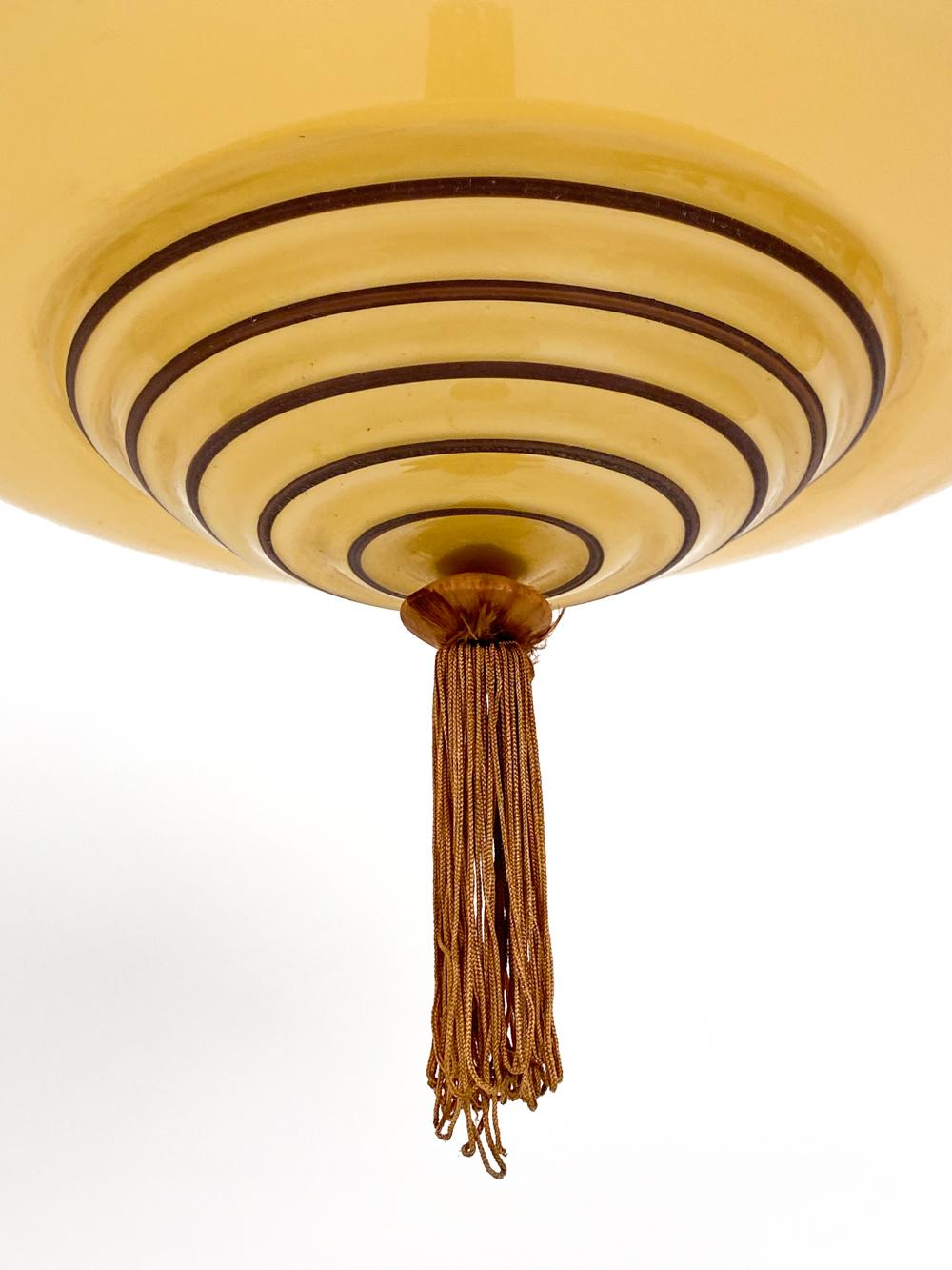Scandinavian Art Deco Glass Ceiling Lamp, Circa 1930s Art Decó en venta