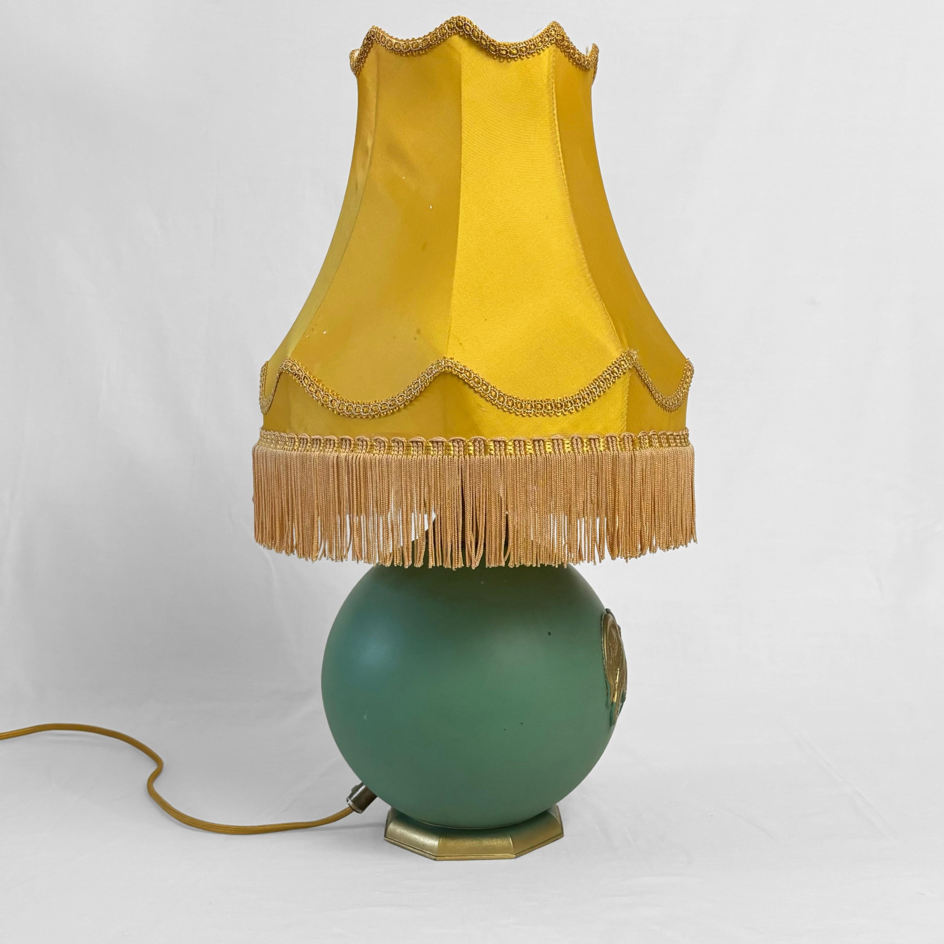 Scandinavian art deco globe table lamp, Stjärnmetall, Sweden, 1930s In Good Condition For Sale In Forserum, SE