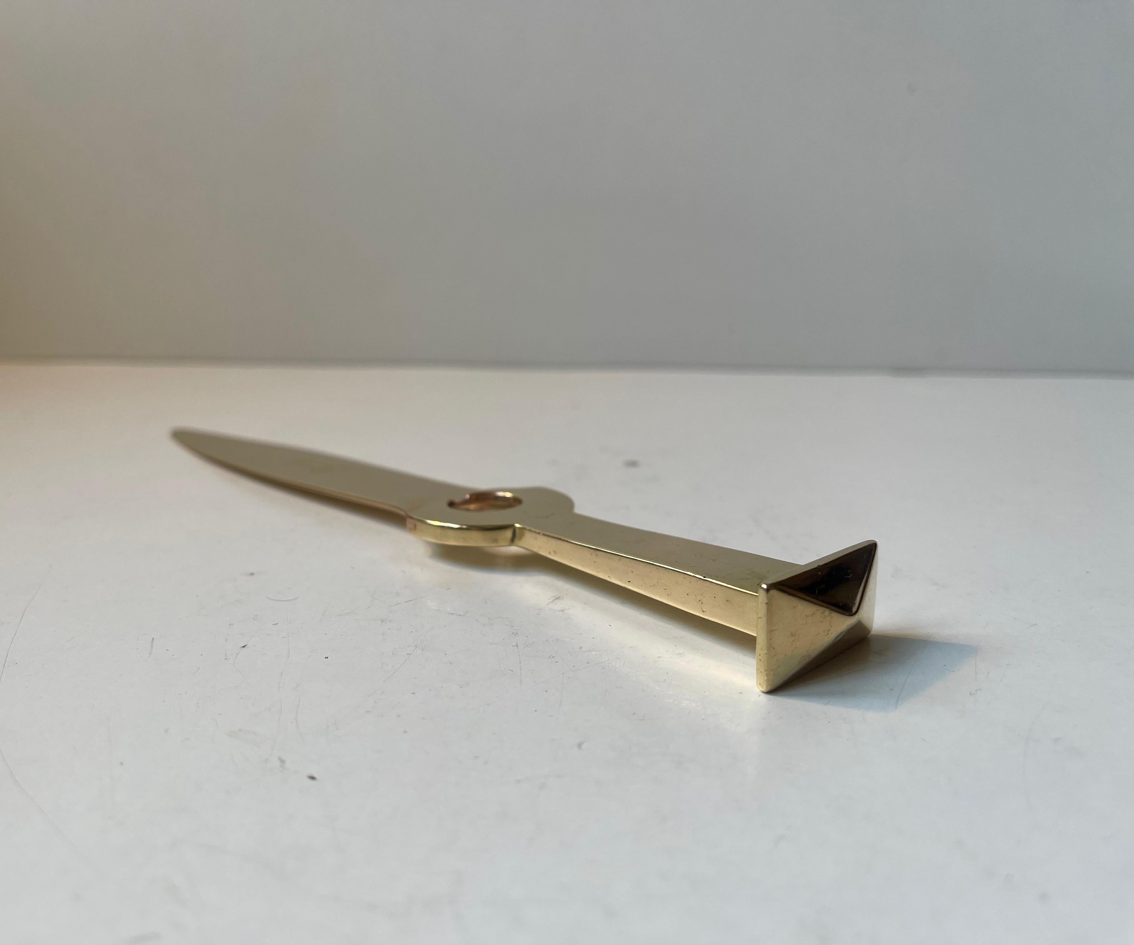 Skandinavischer Brieföffner im Art déco-Stil aus Messing, 1930er Jahre (20. Jahrhundert) im Angebot
